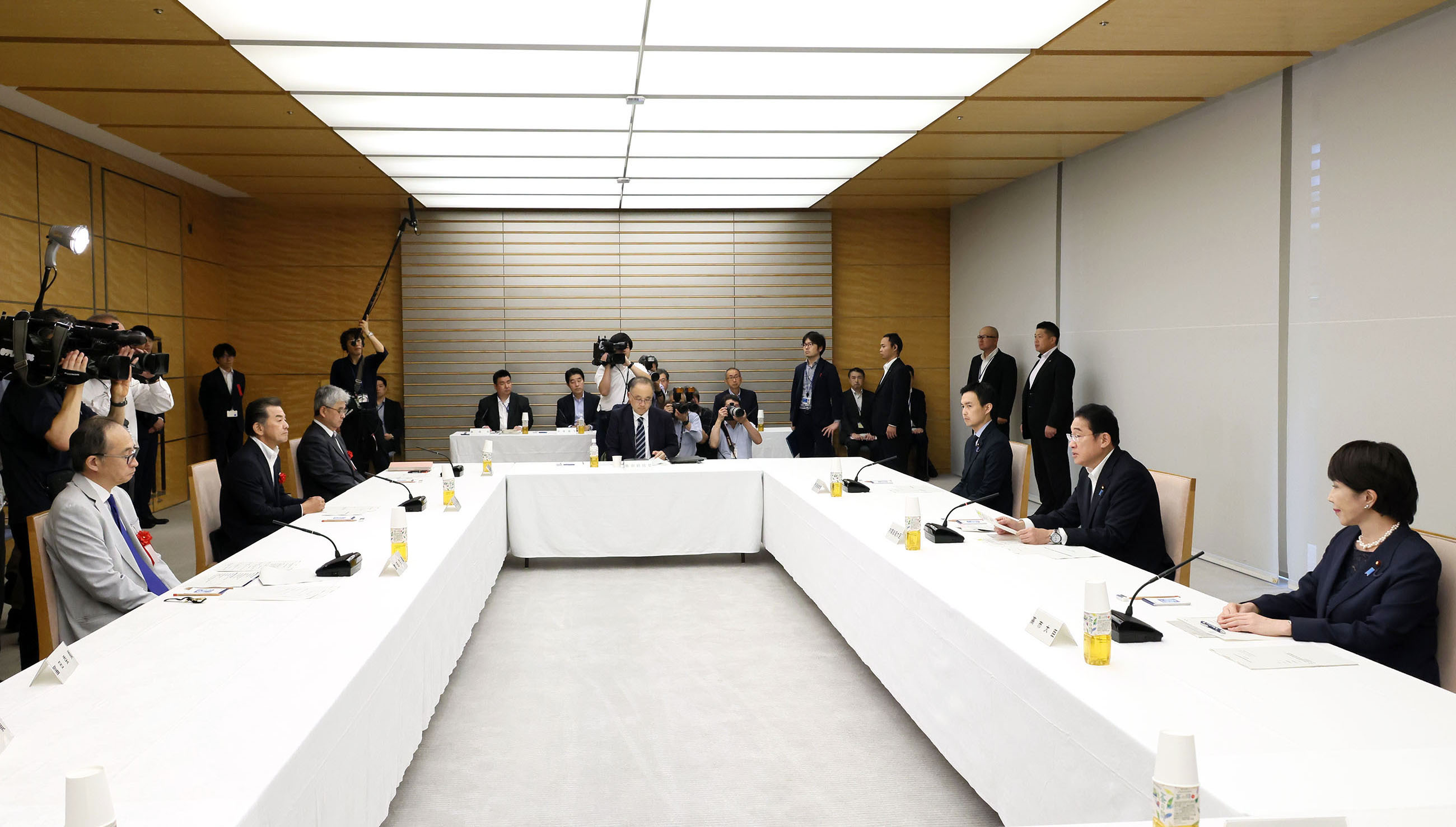 挨拶をする岸田総理３