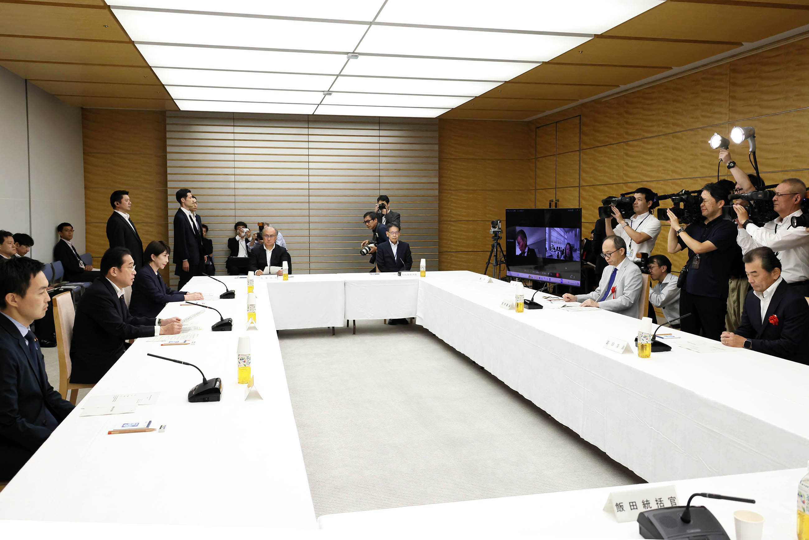 挨拶をする岸田総理４