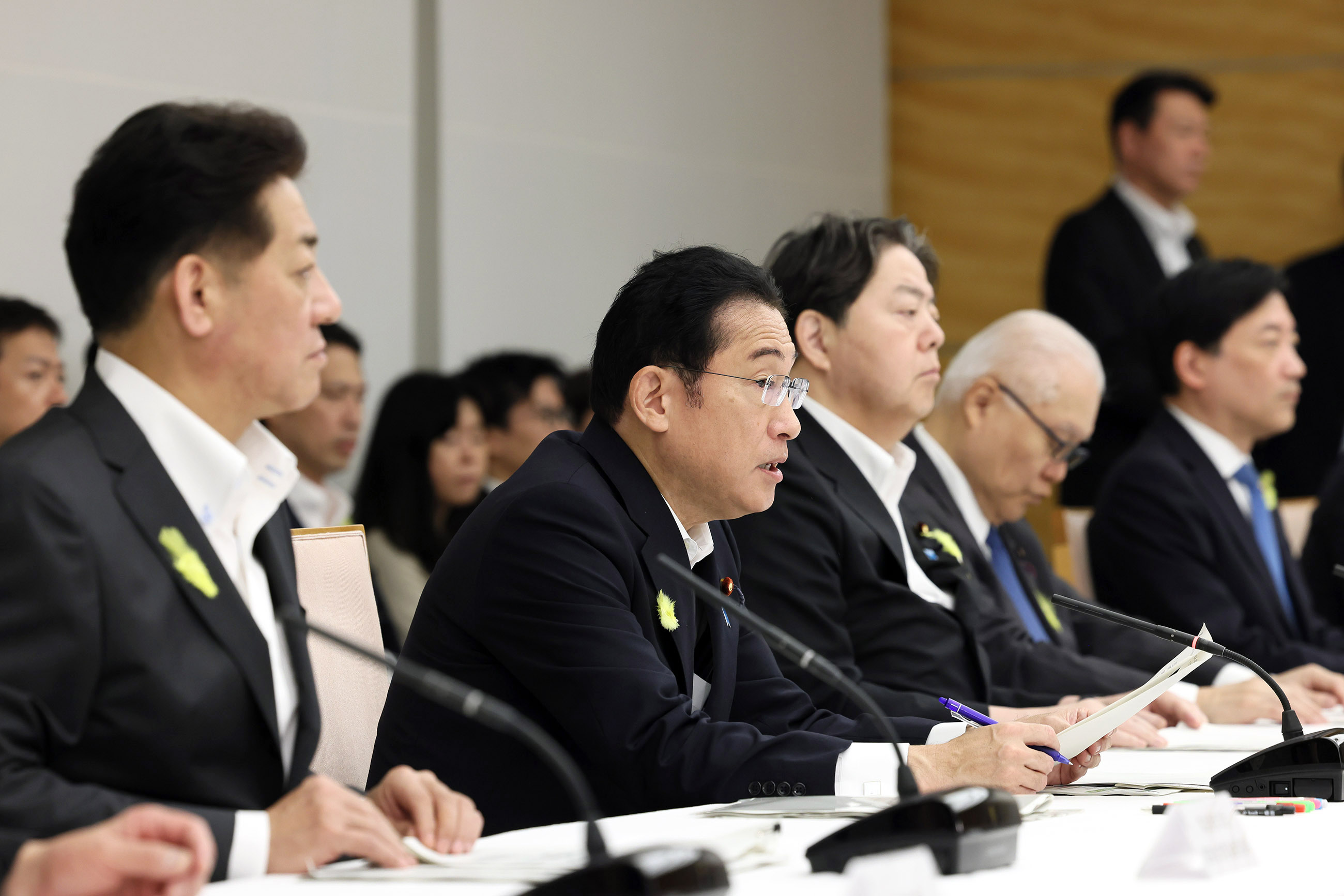 発言する岸田総理２