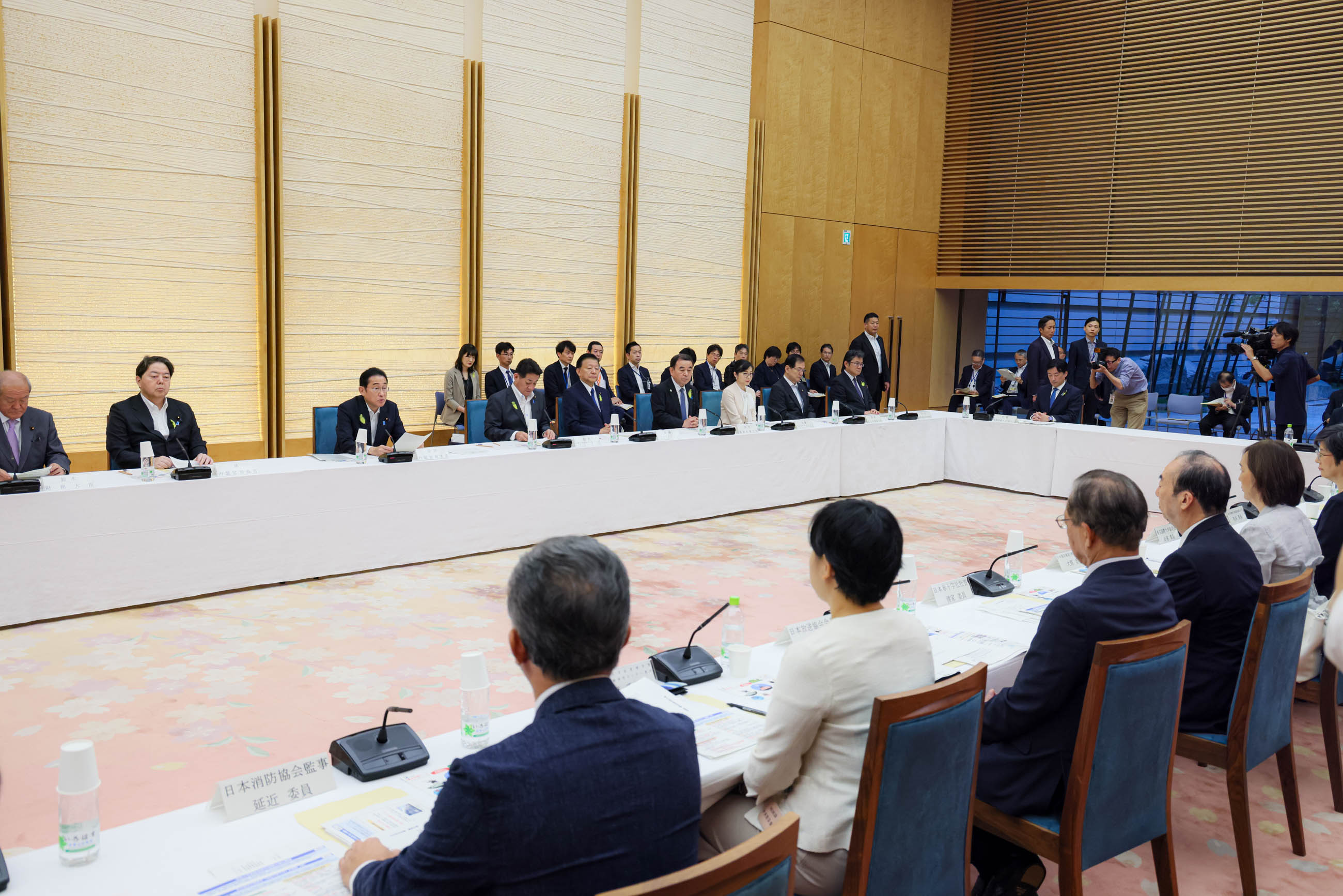 会議のまとめを行う岸田総理３