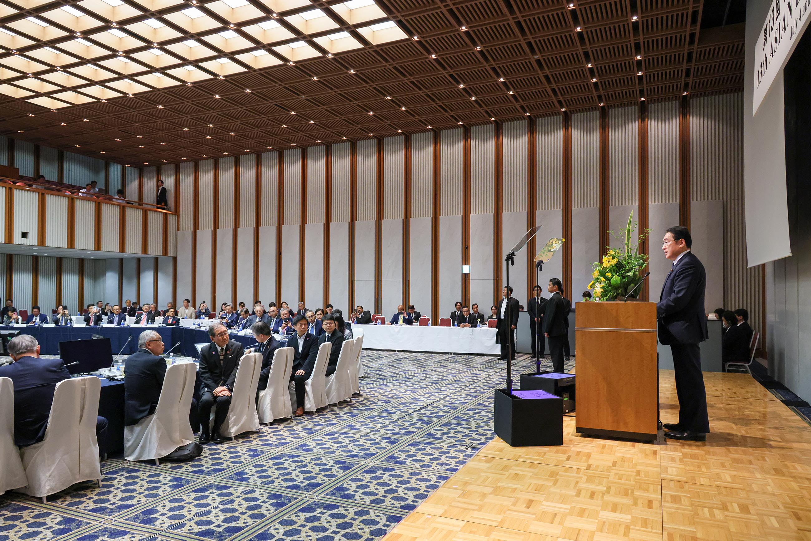 スピーチする岸田総理１