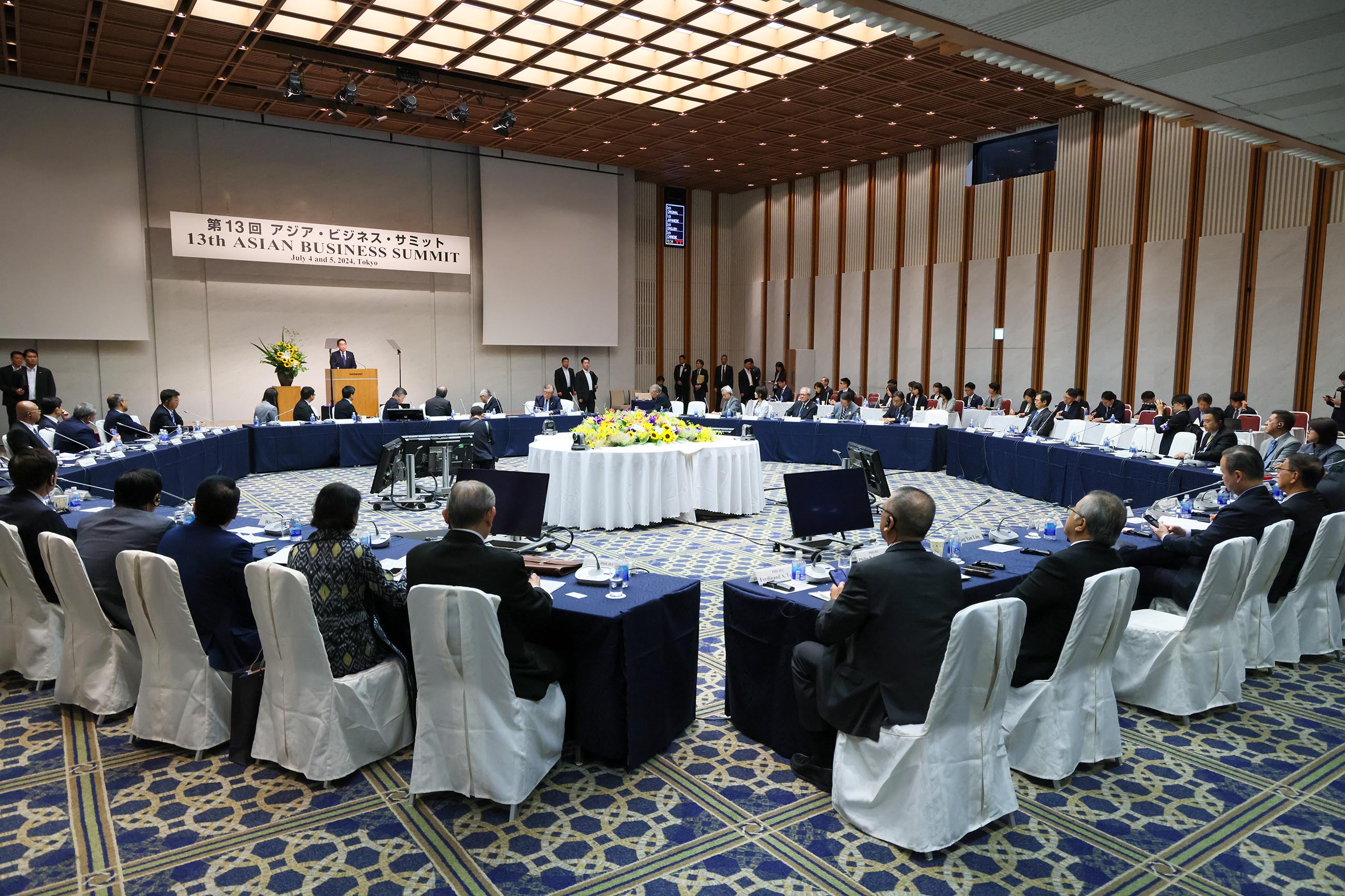 スピーチする岸田総理２