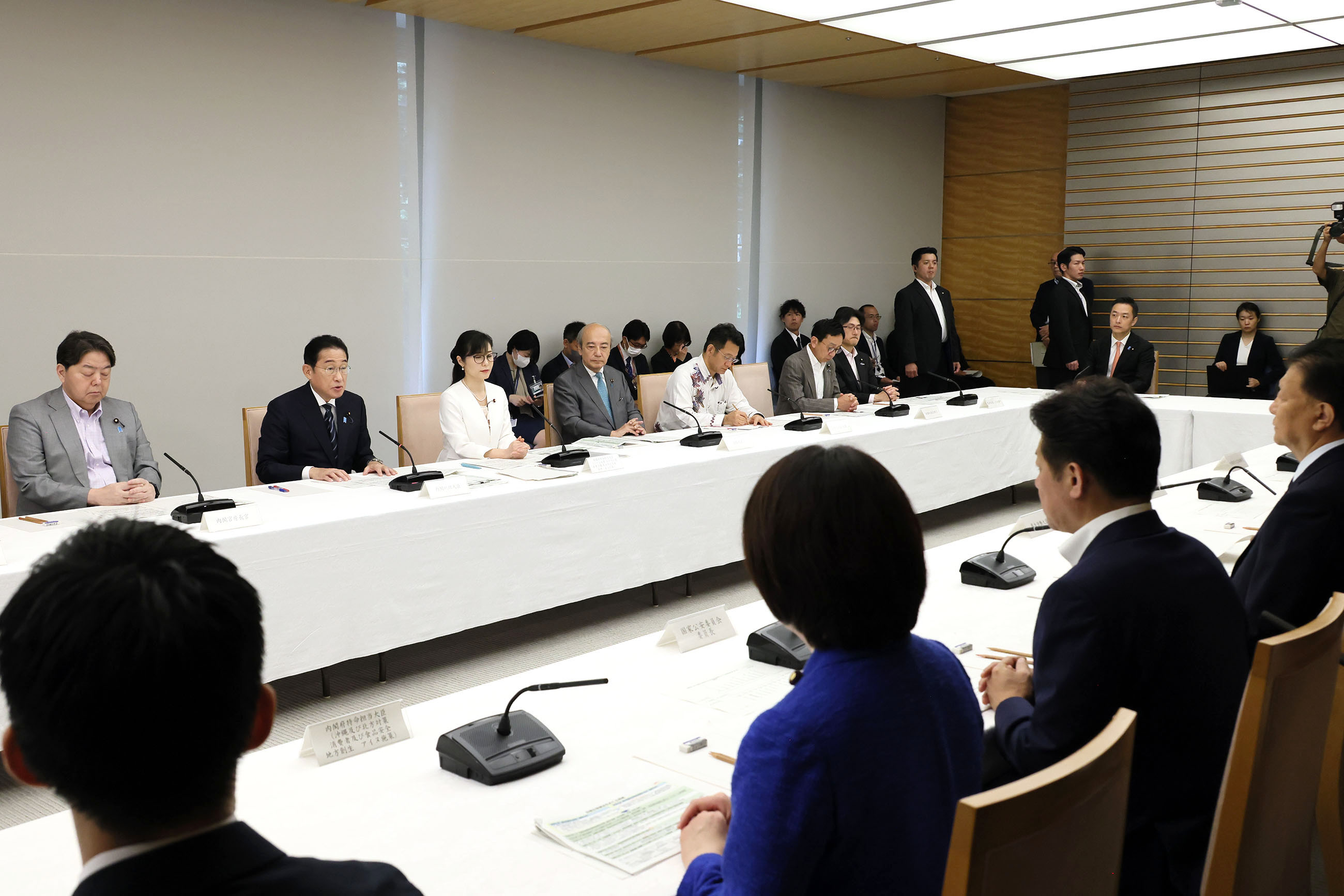 発言する岸田総理３