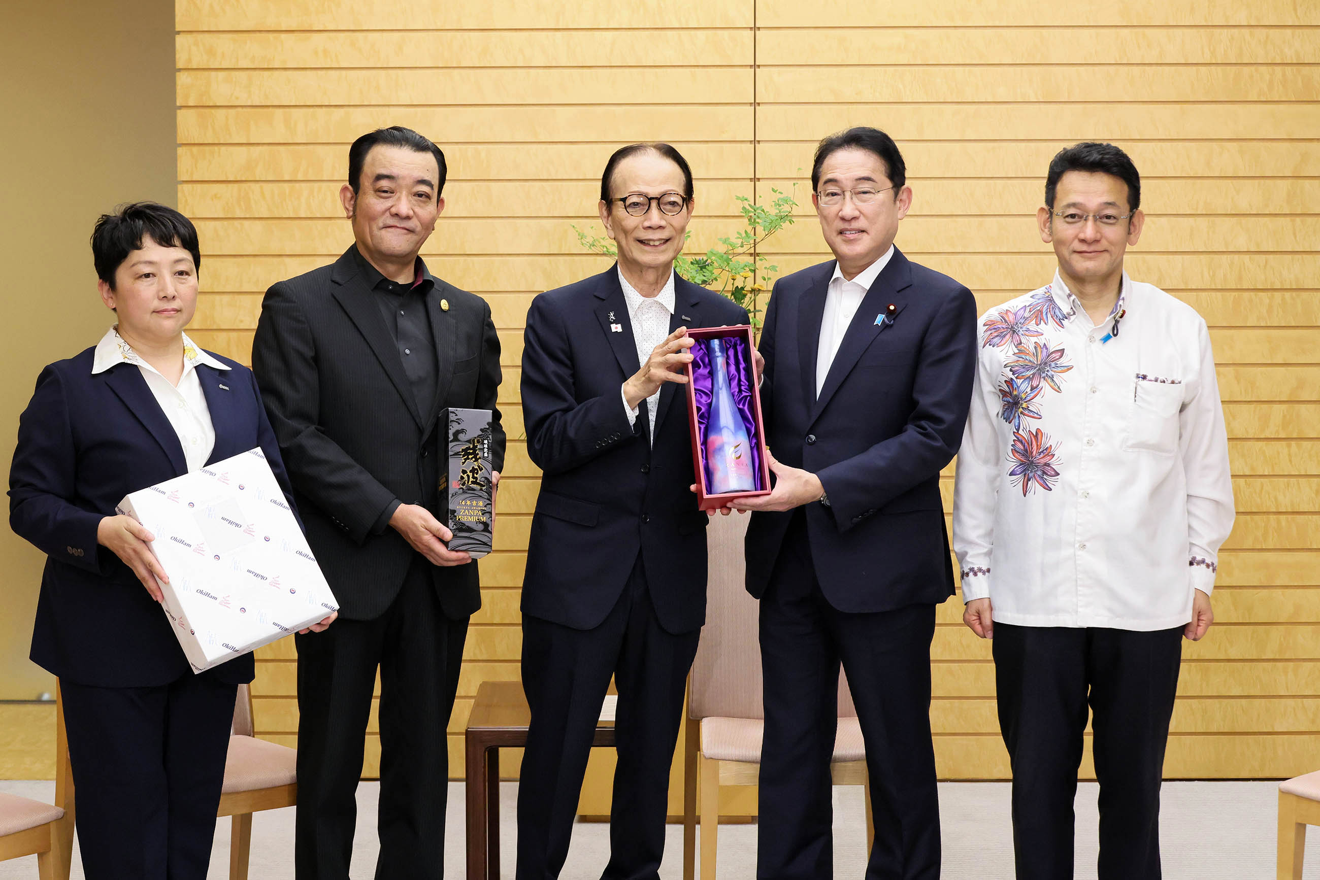 一般社団法人泡盛マイスター協会による表敬