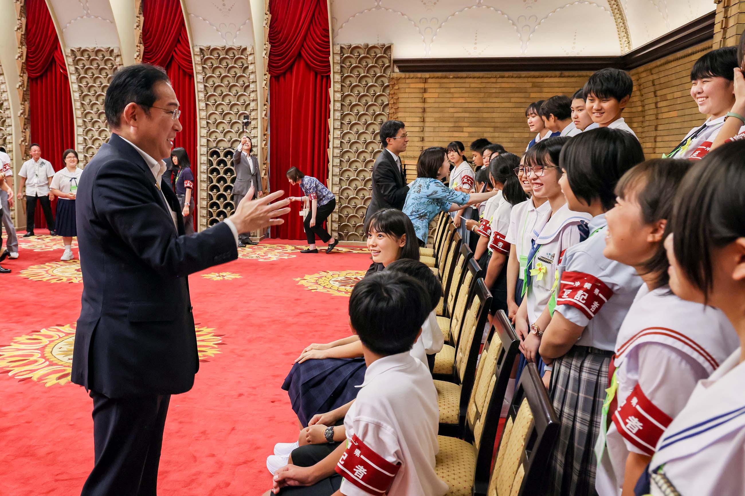 沖縄豆記者団による表敬