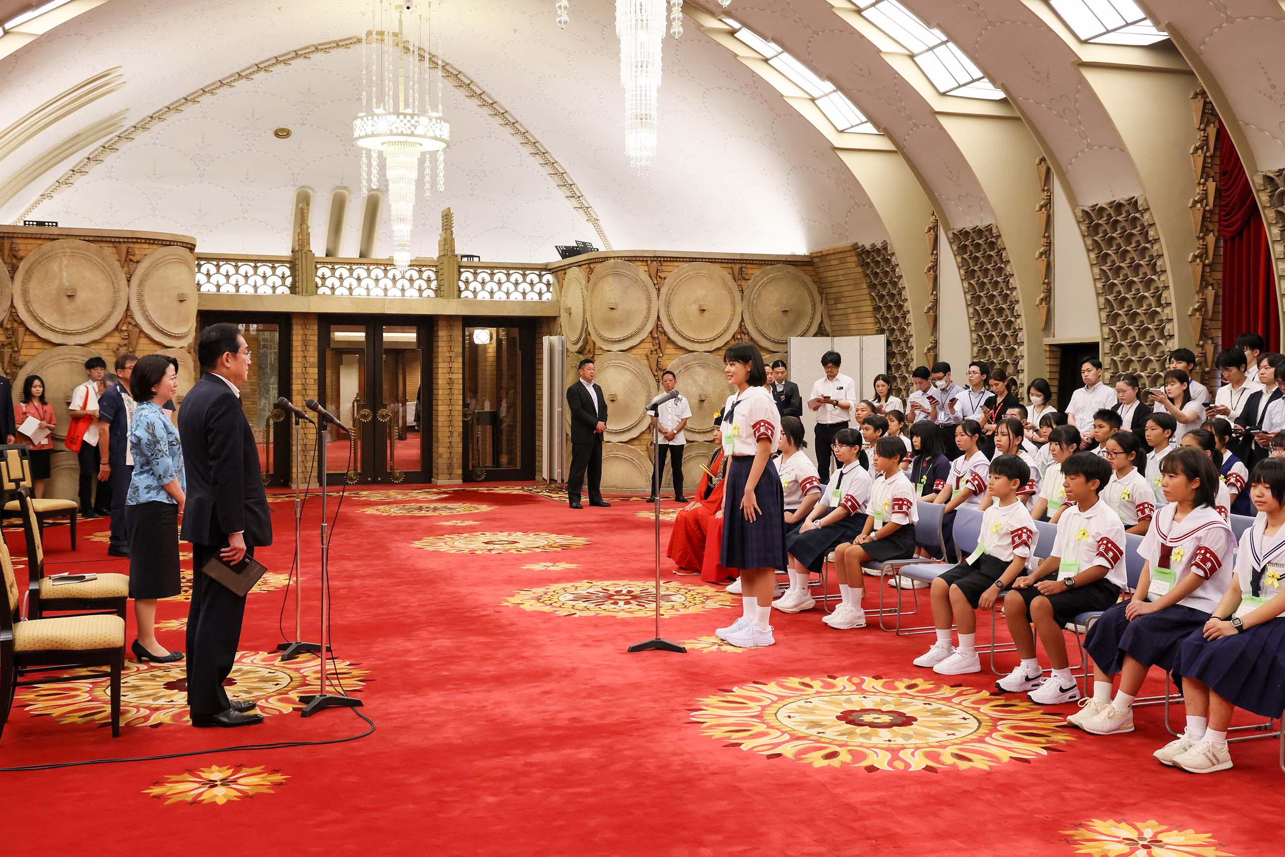 表敬を受ける岸田総理４