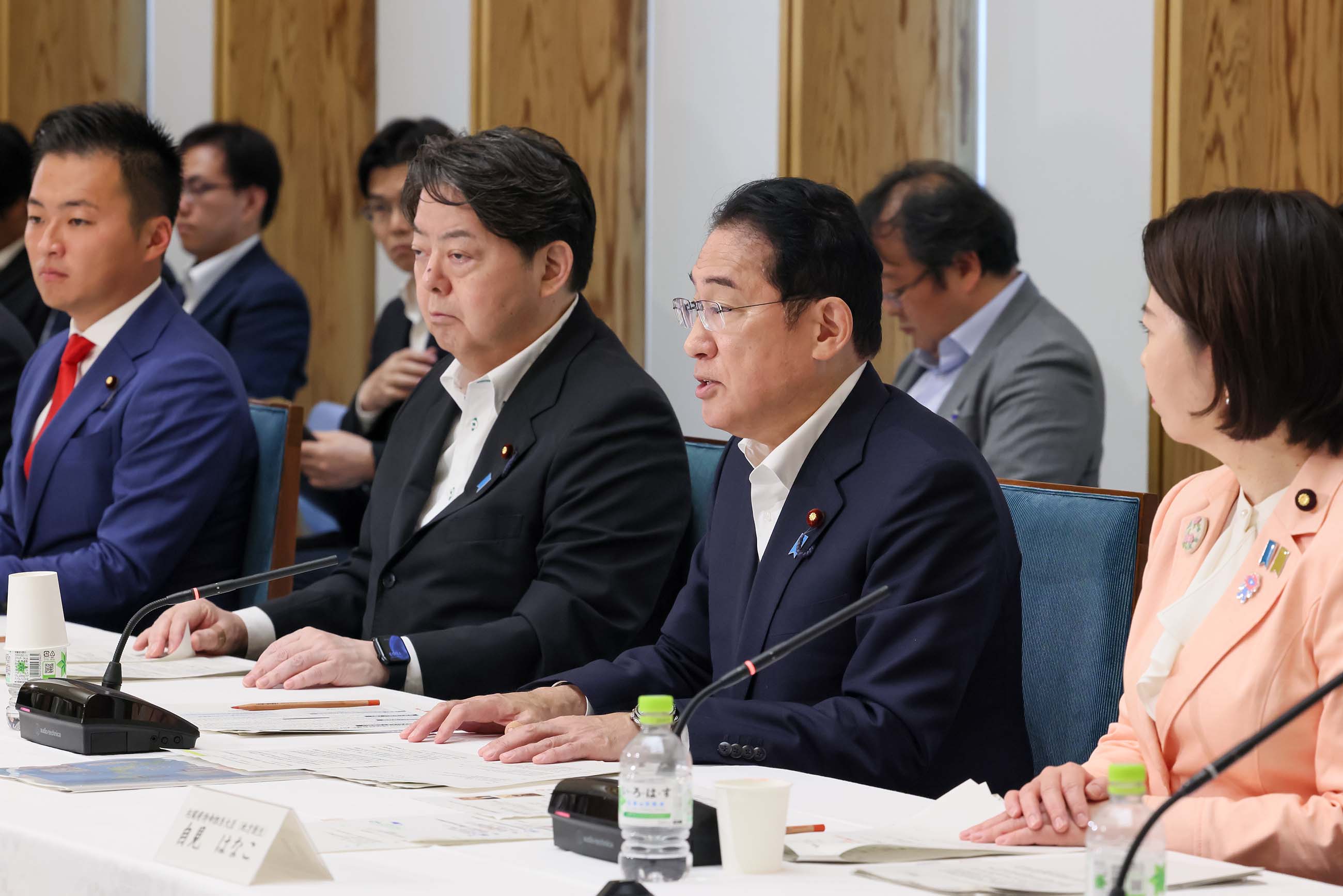 会議のまとめを行う岸田総理４