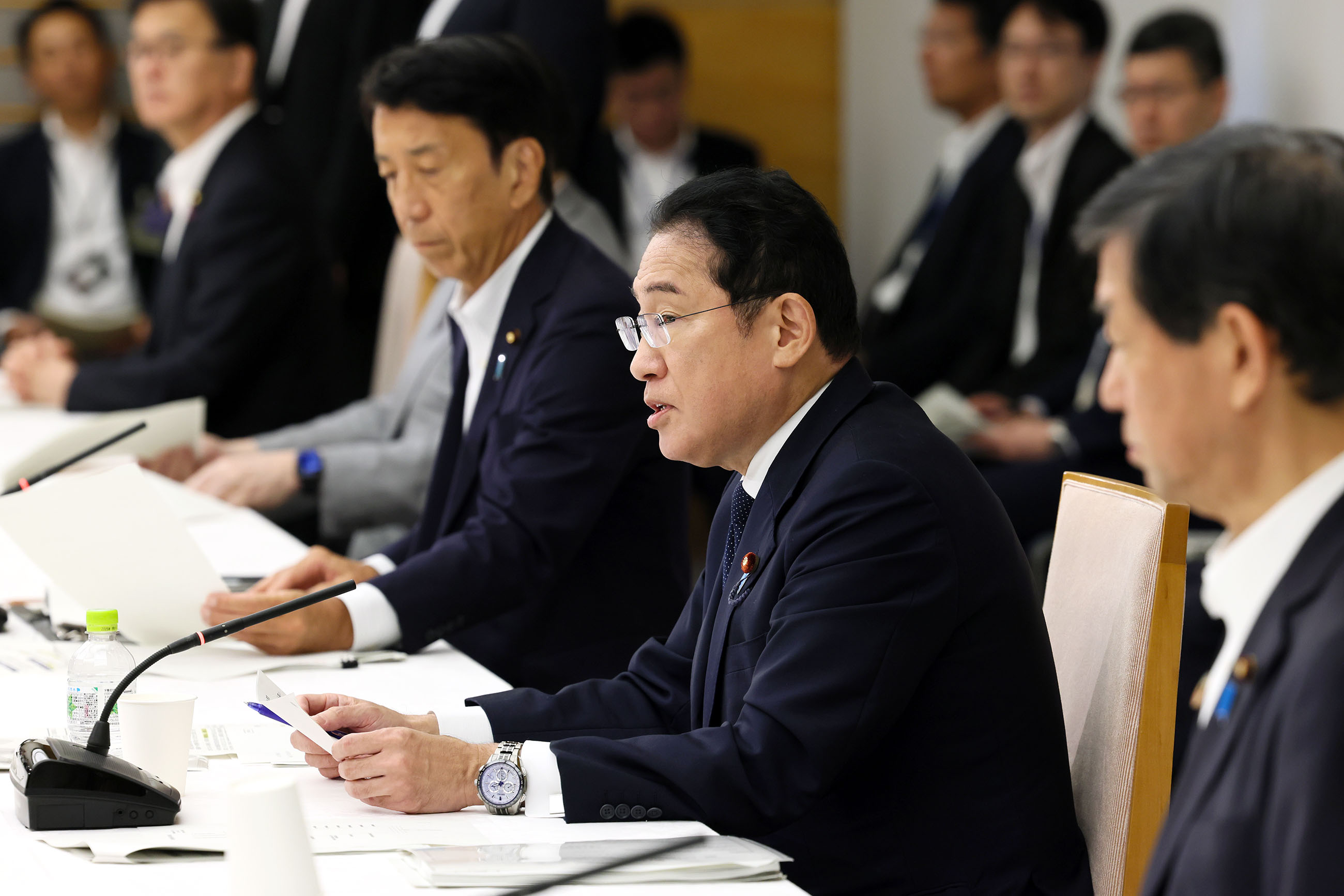 会議のまとめを行う岸田総理１