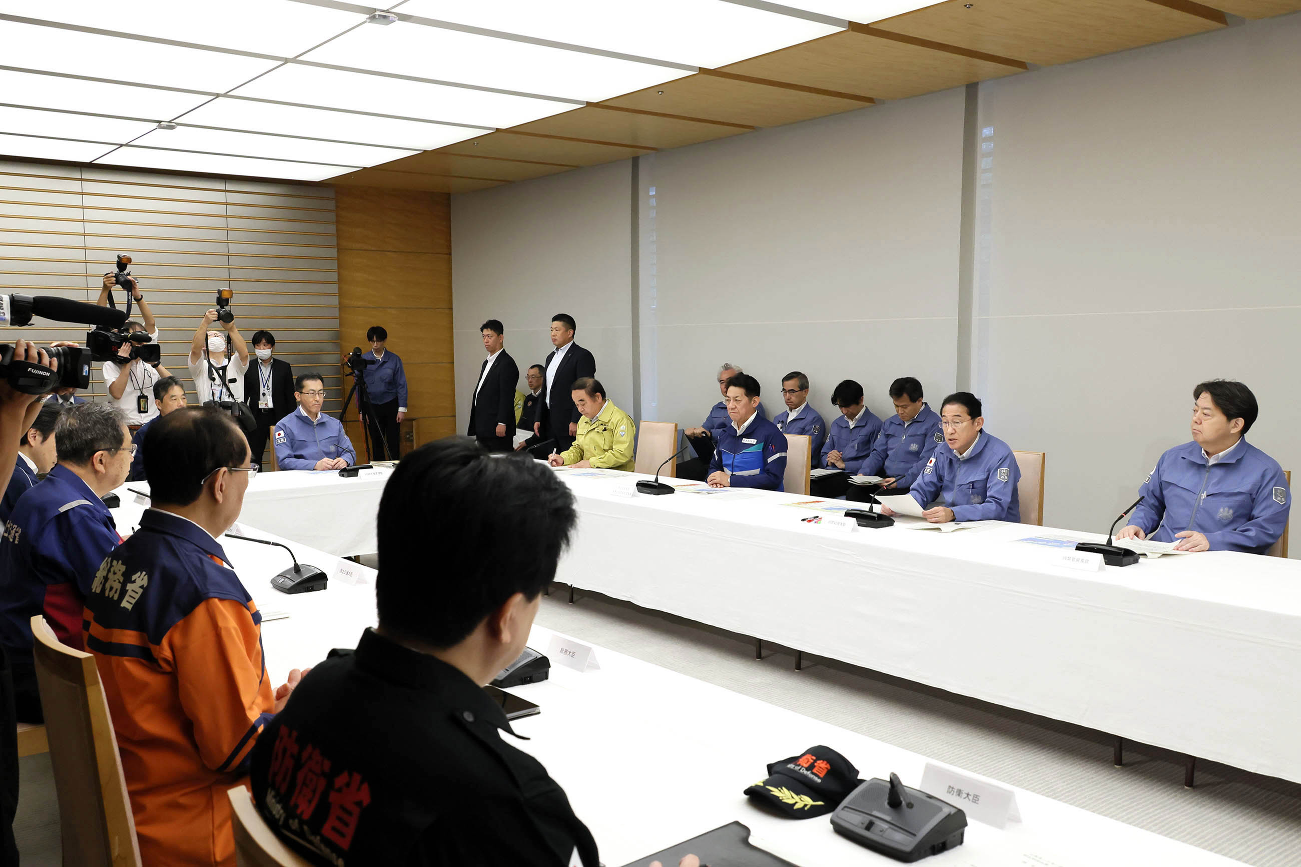 発言する岸田総理４