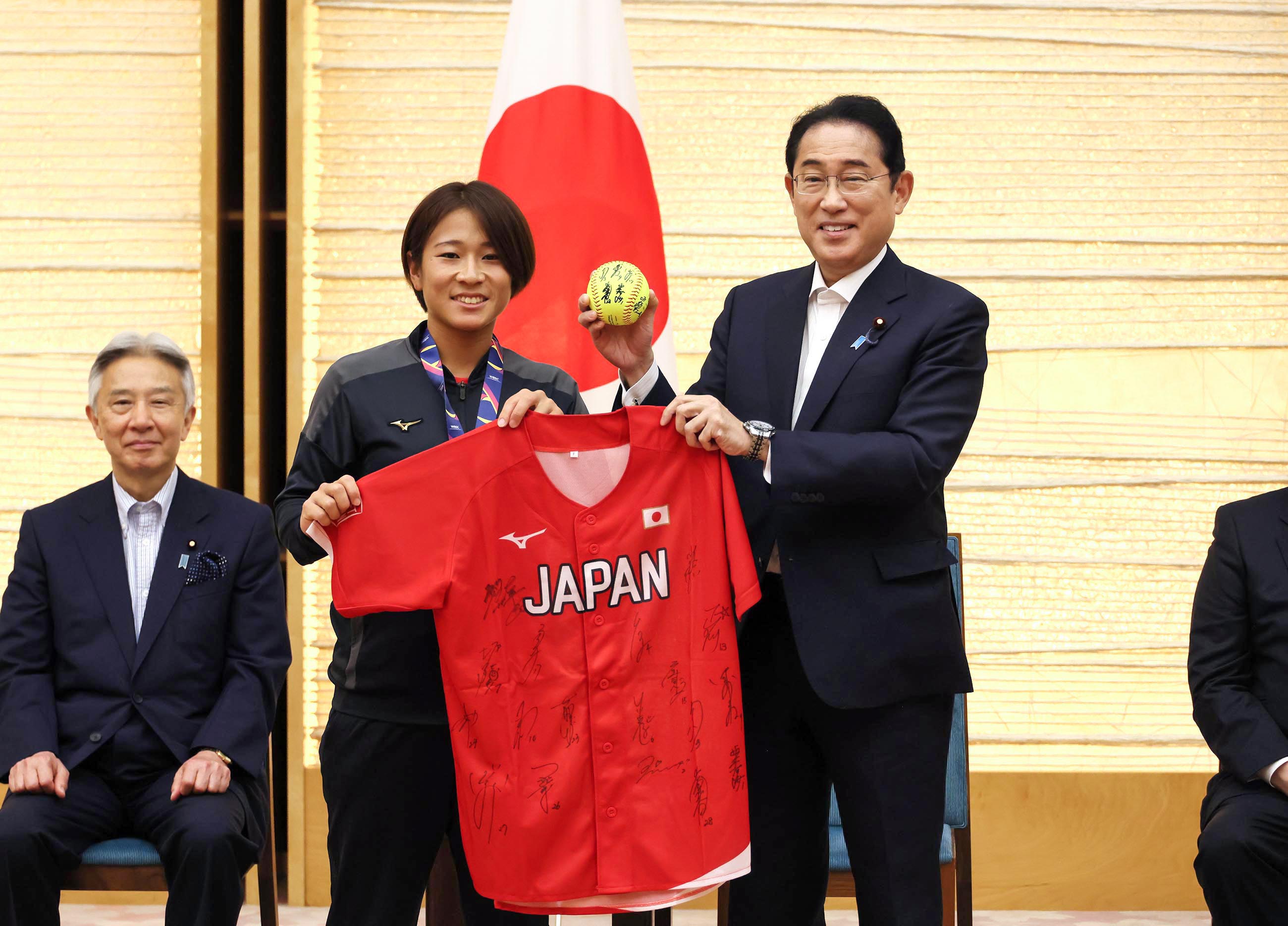 表敬を受ける岸田総理３