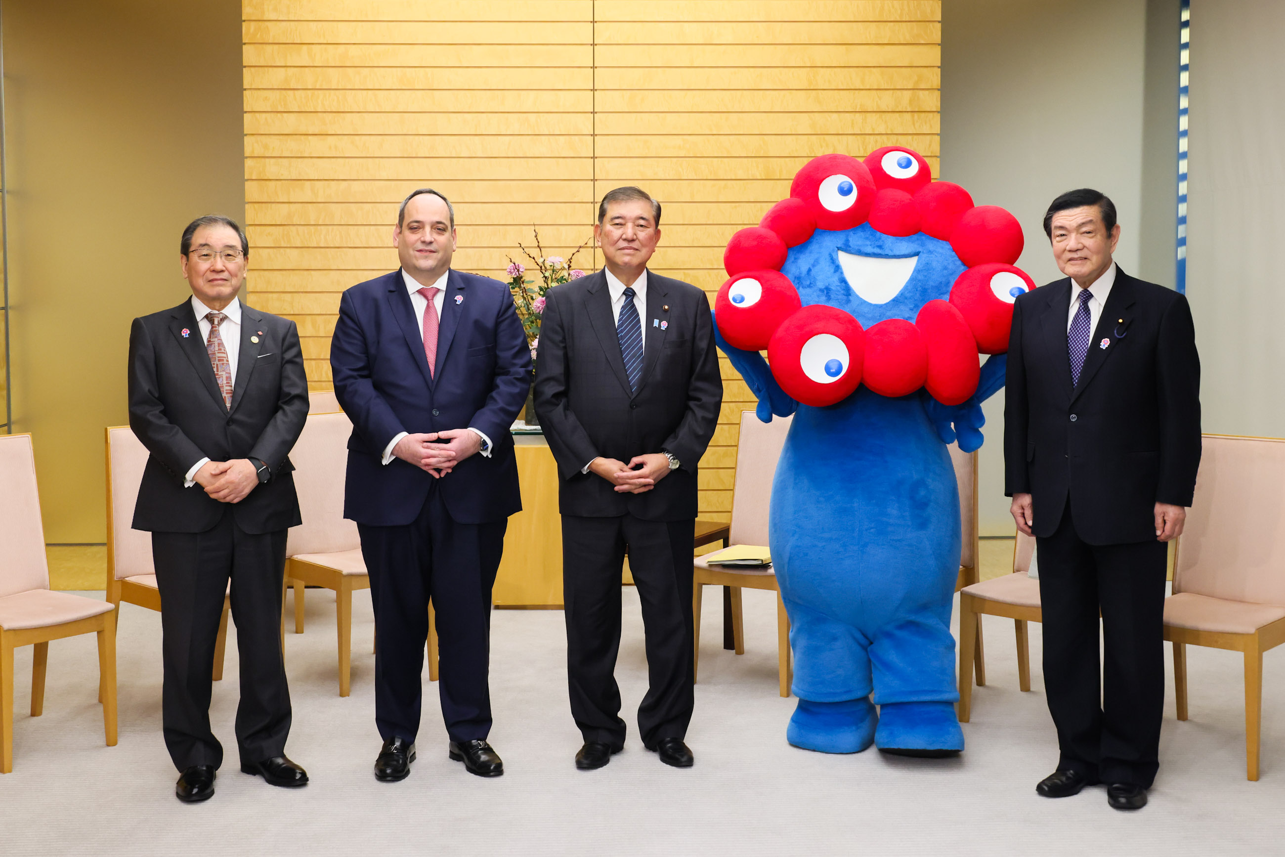 表敬を受ける石破総理１