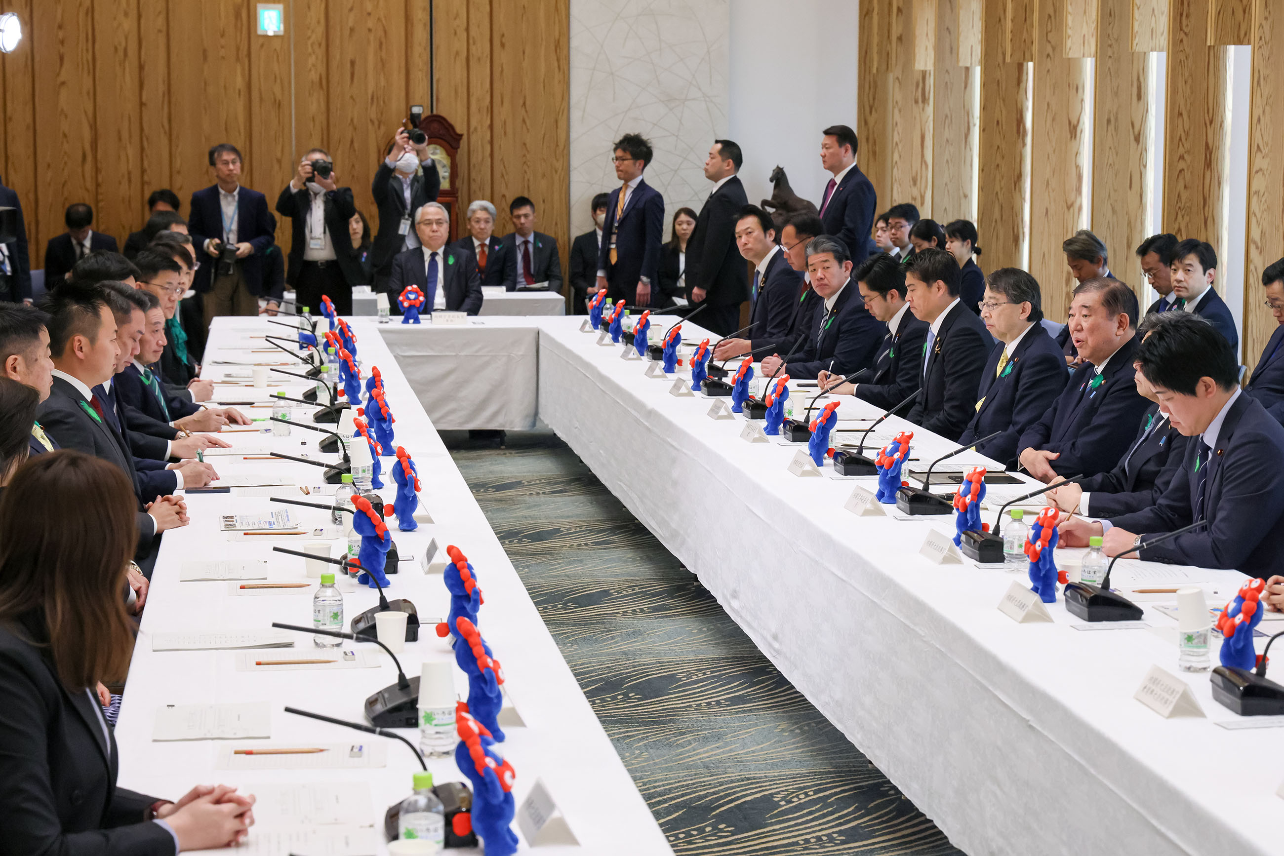 発言する石破総理４