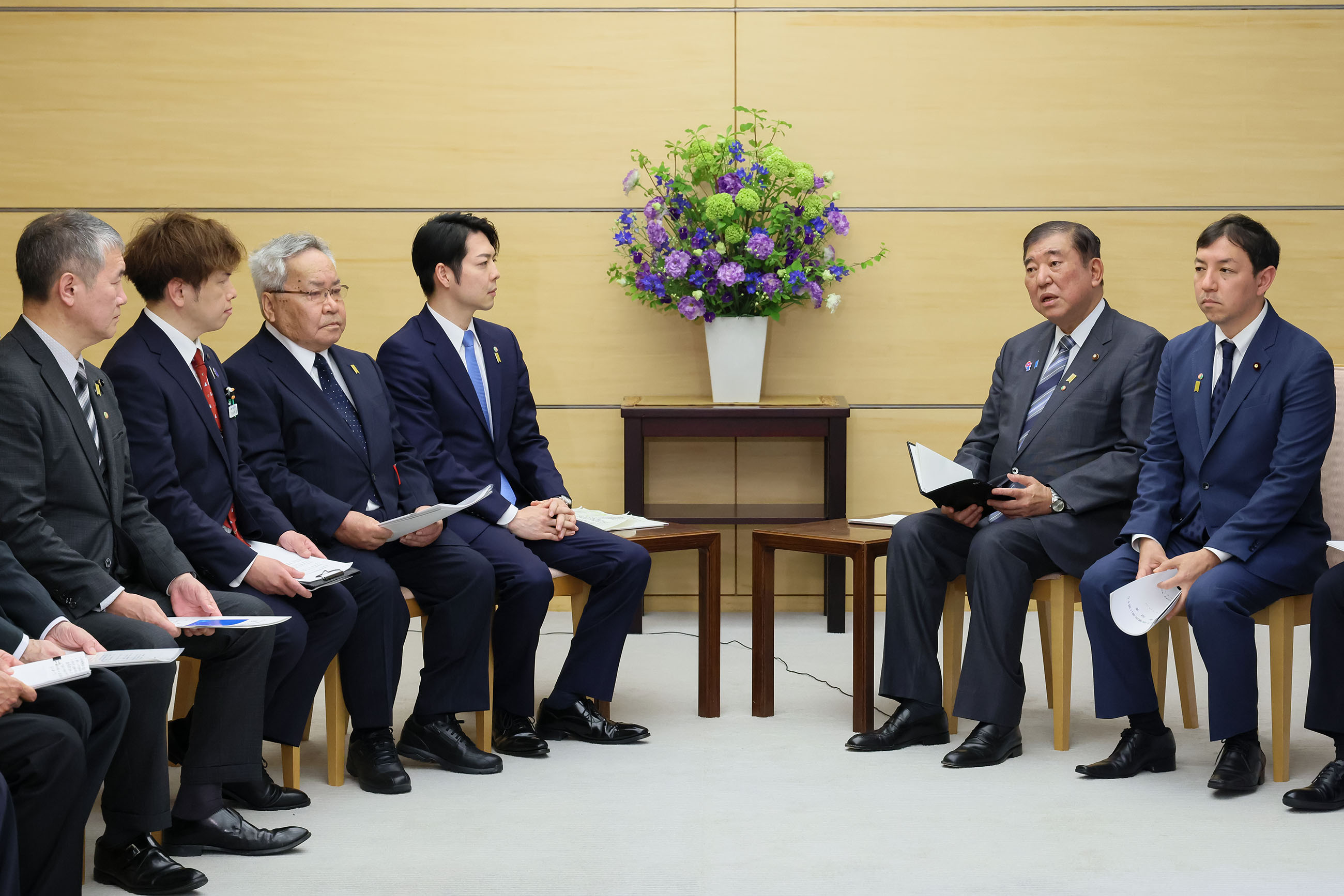 発言する石破総理１