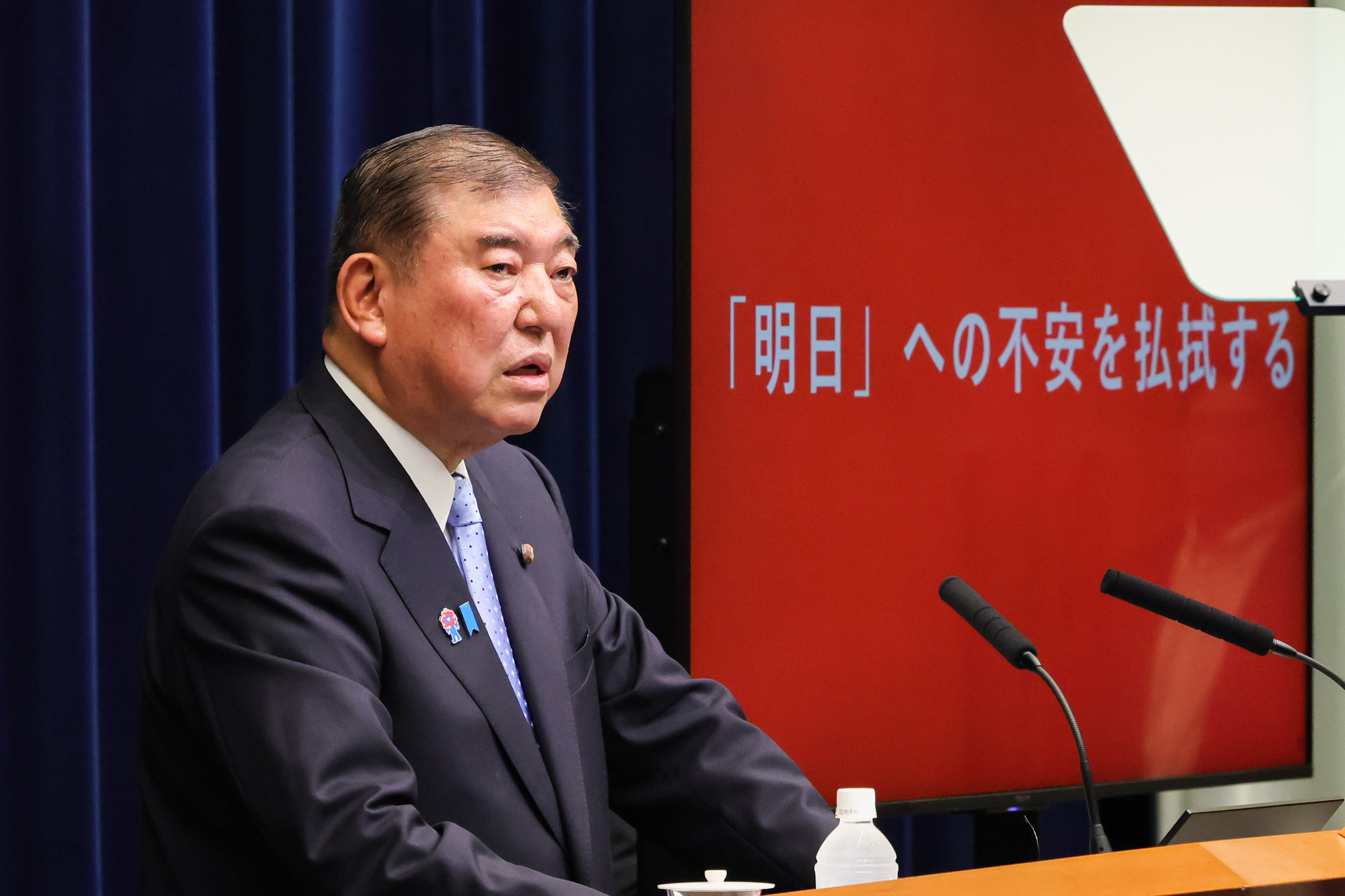 冒頭に発言する石破総理５