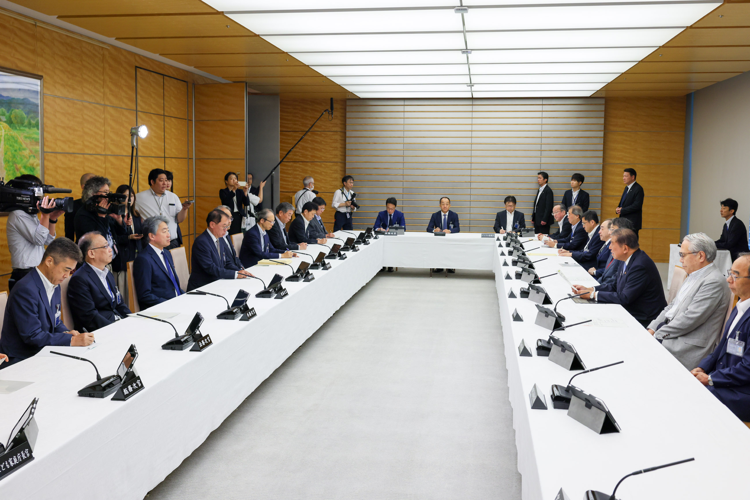 挨拶をする石破総理２