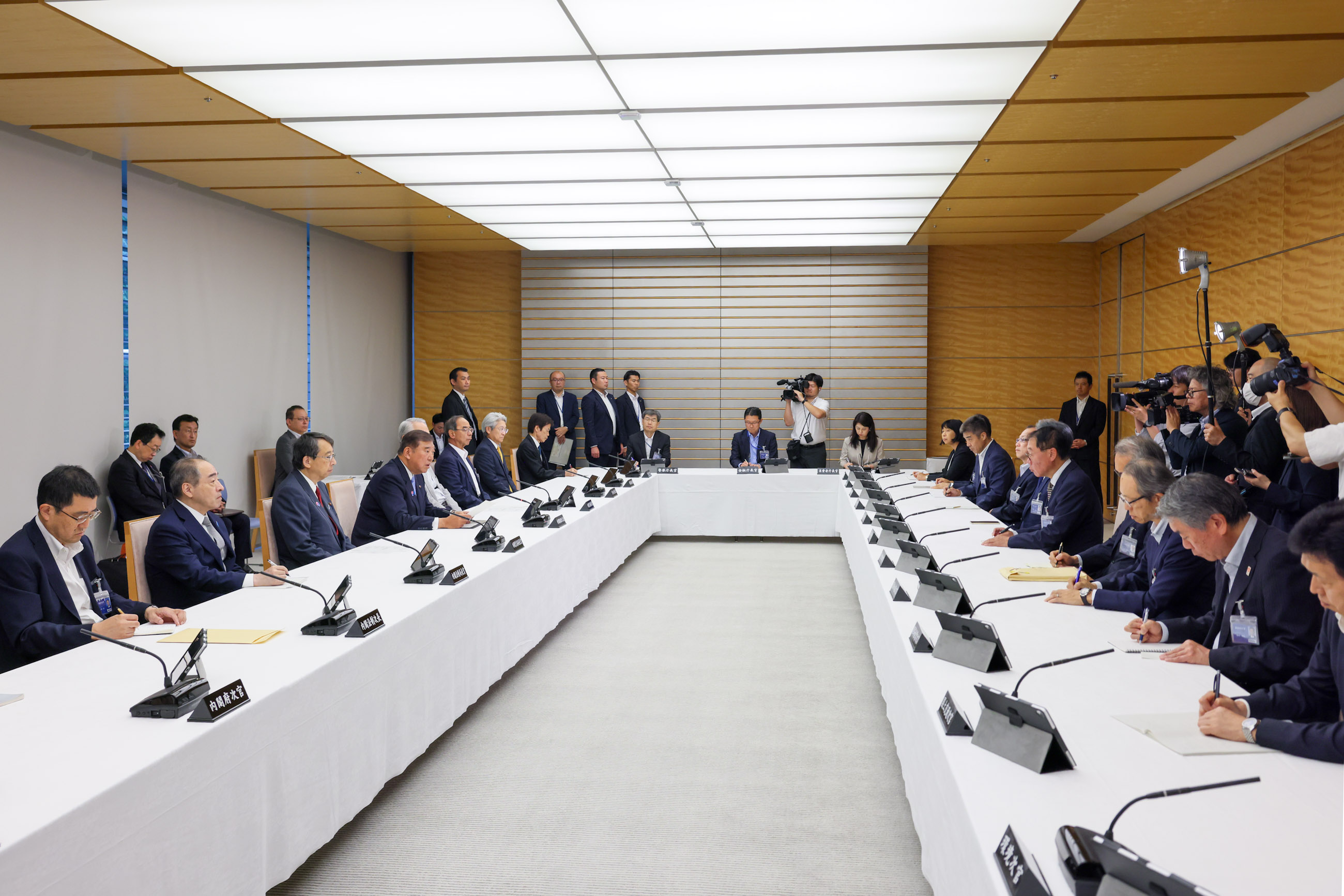 挨拶をする石破総理４