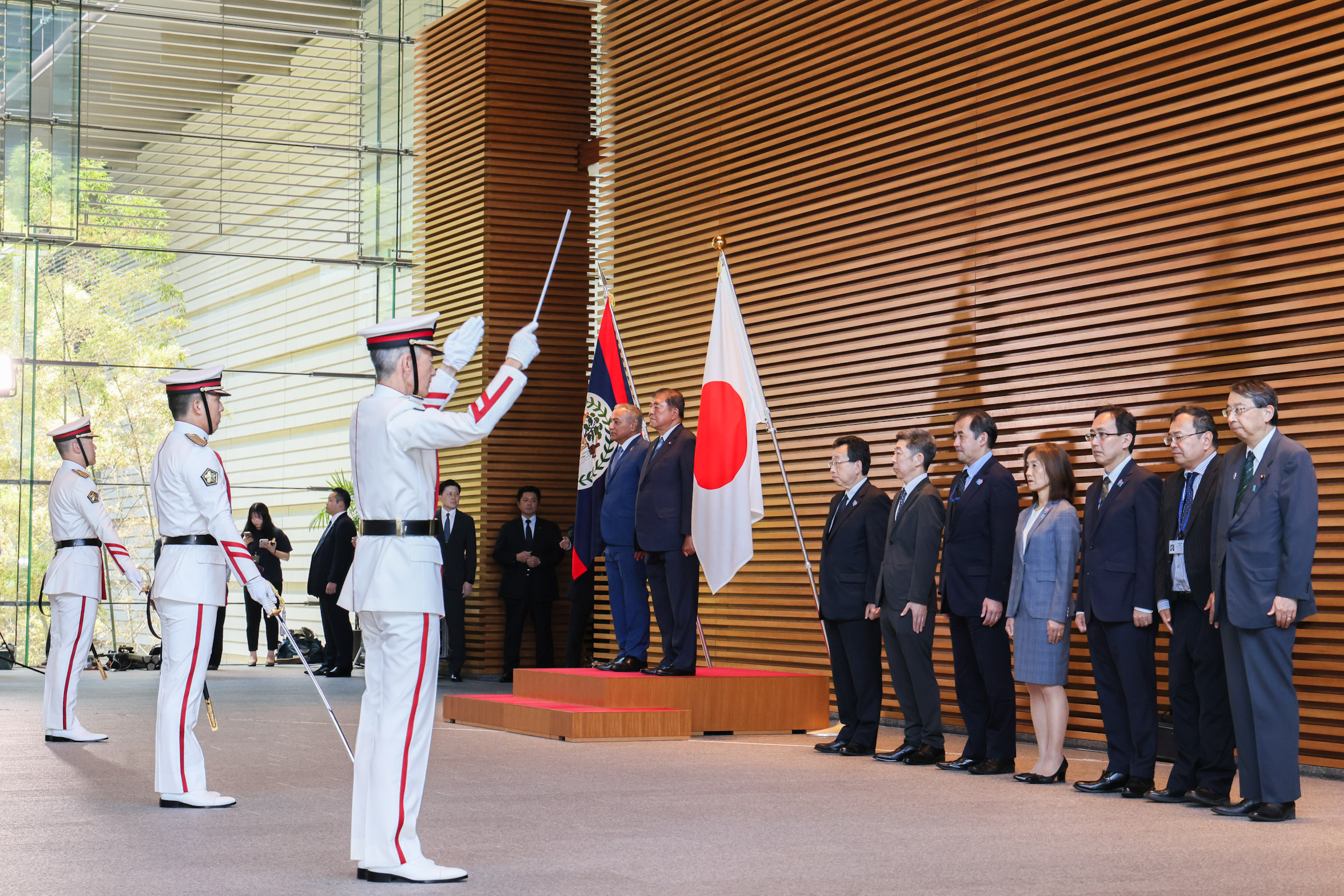 儀じょう隊による栄誉礼及び儀じょう１