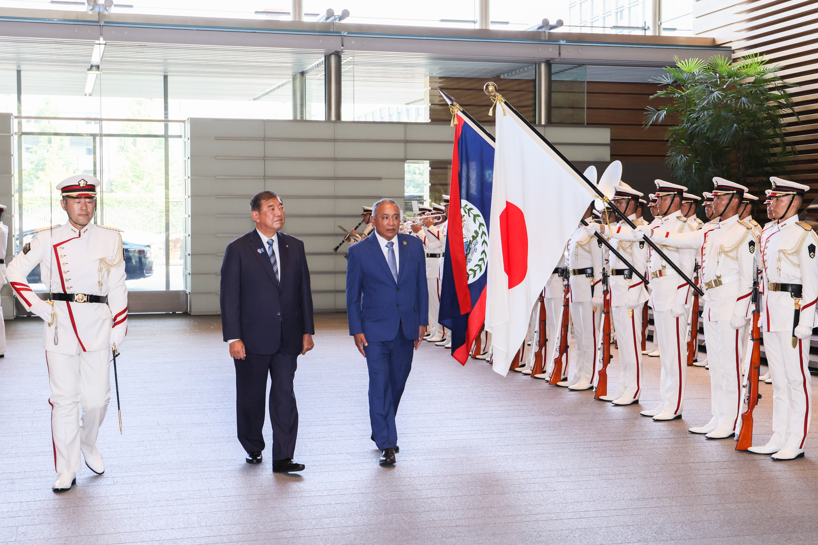 儀じょう隊による栄誉礼及び儀じょう３