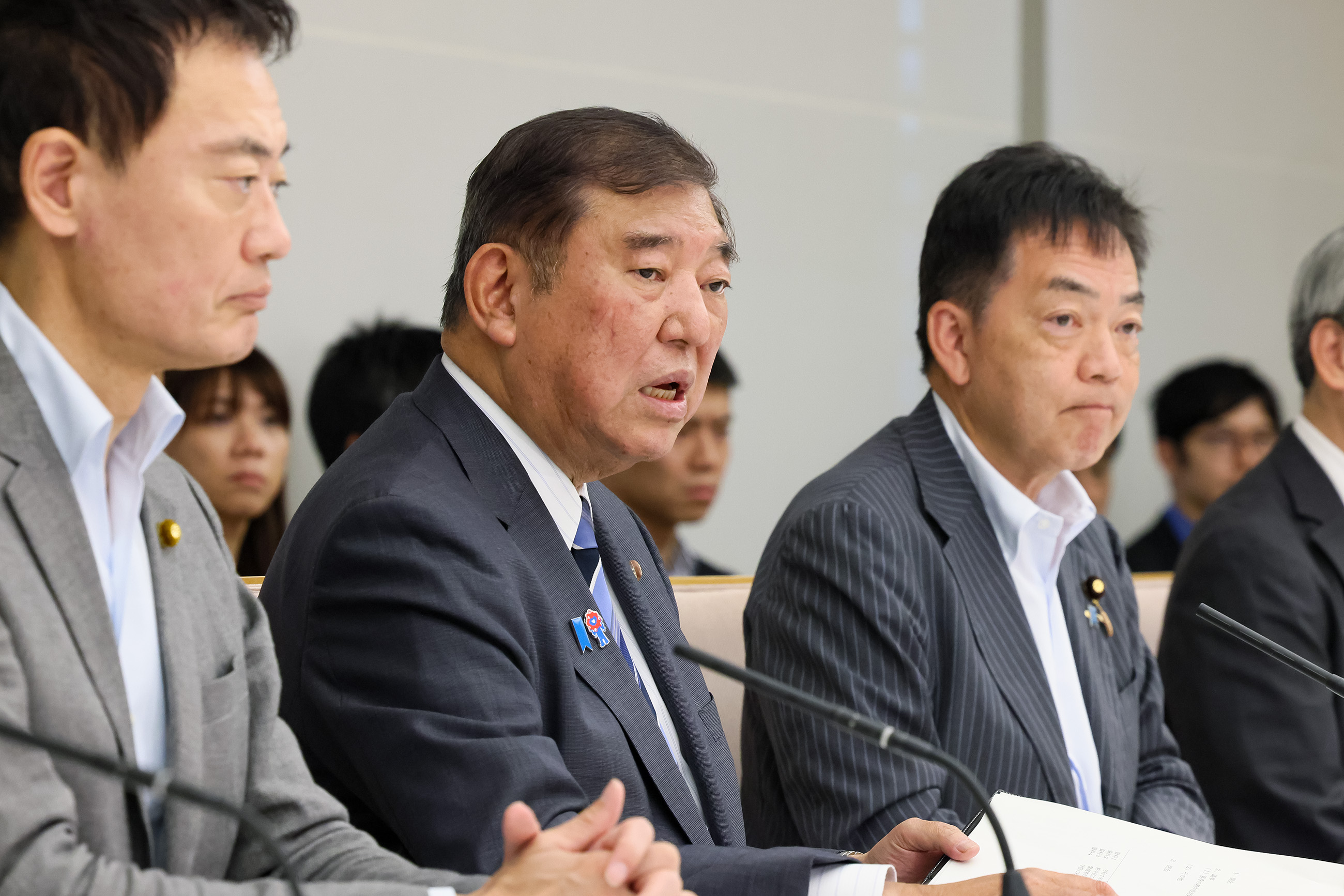 会議のまとめを行う石破総理２