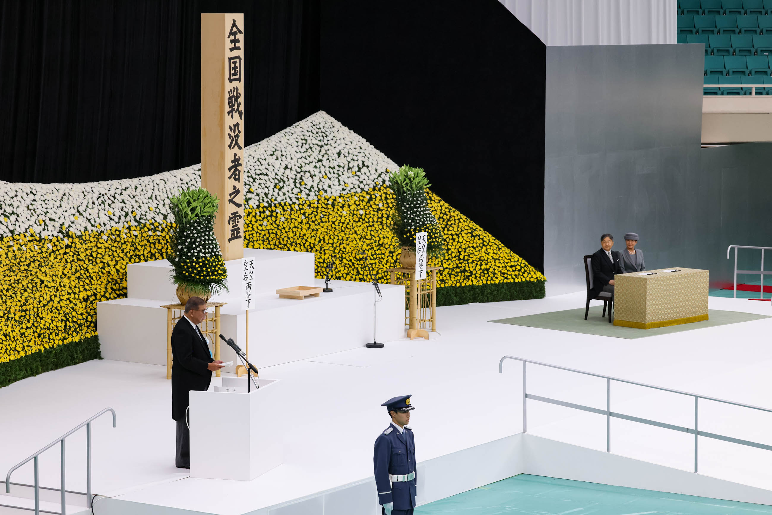 式辞を述べる石破総理３