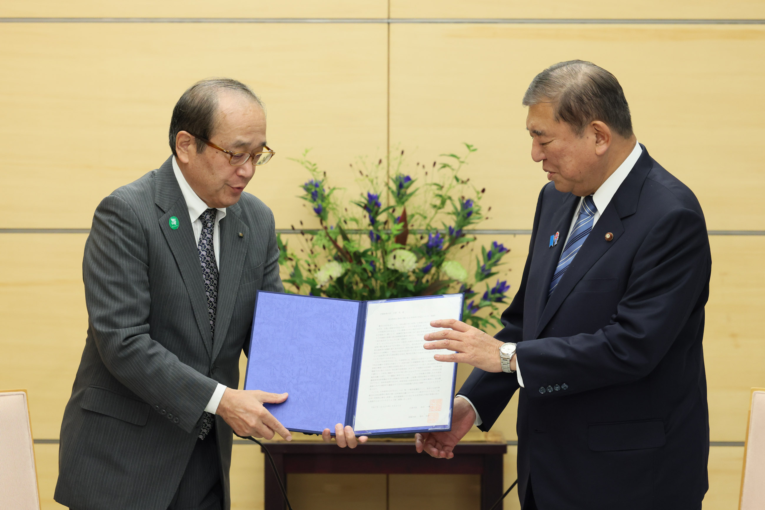 要請を受ける石破総理３