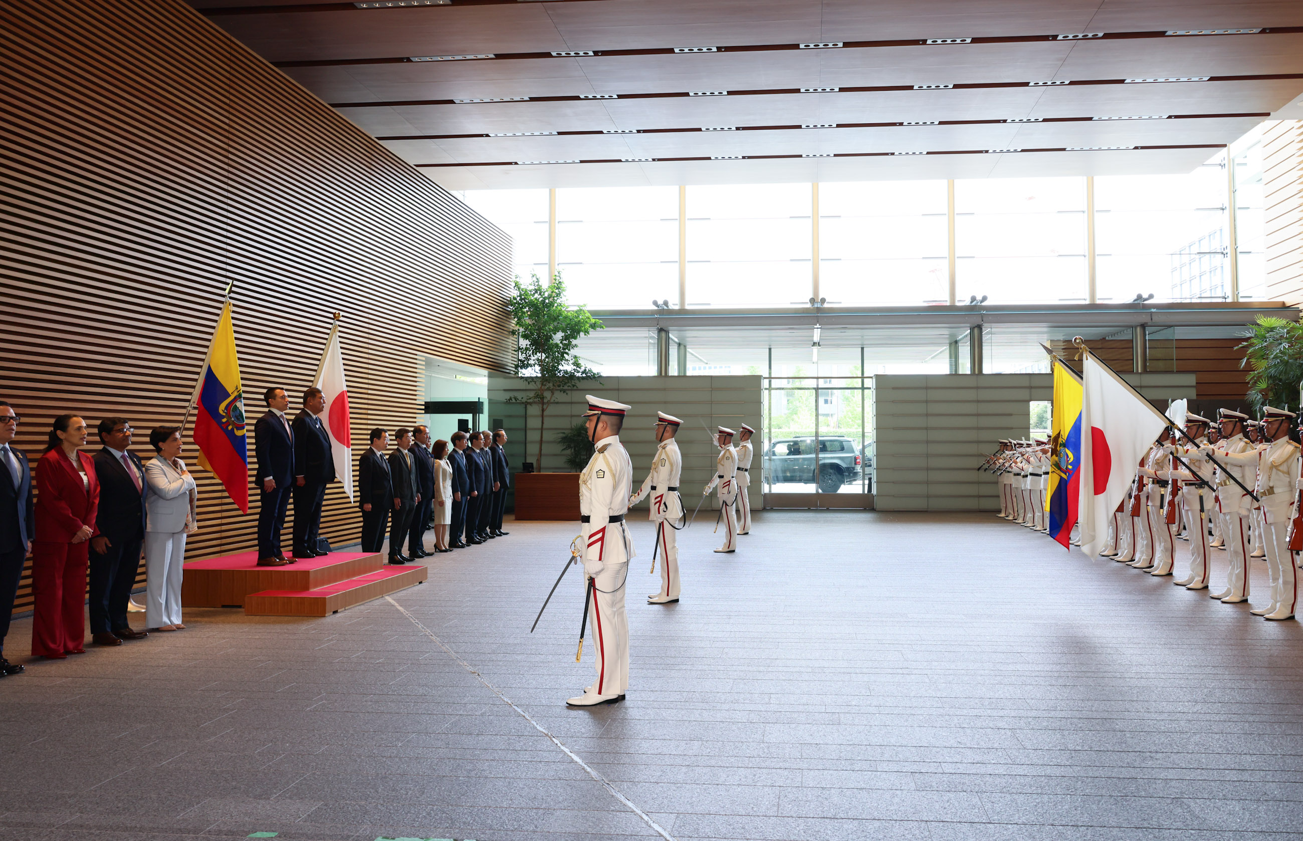 儀じょう隊による栄誉礼及び儀じょう１