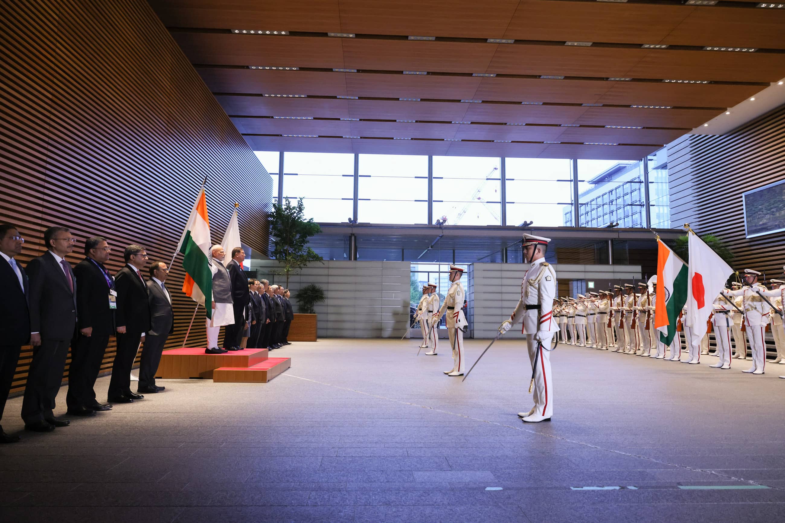 儀じょう隊による栄誉礼及び儀じょう１