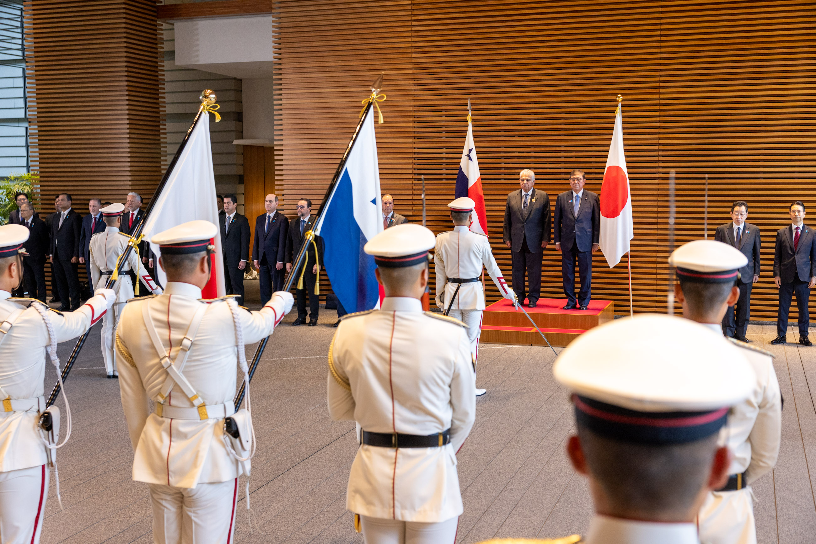 儀じょう隊による栄誉礼及び儀じょう２
