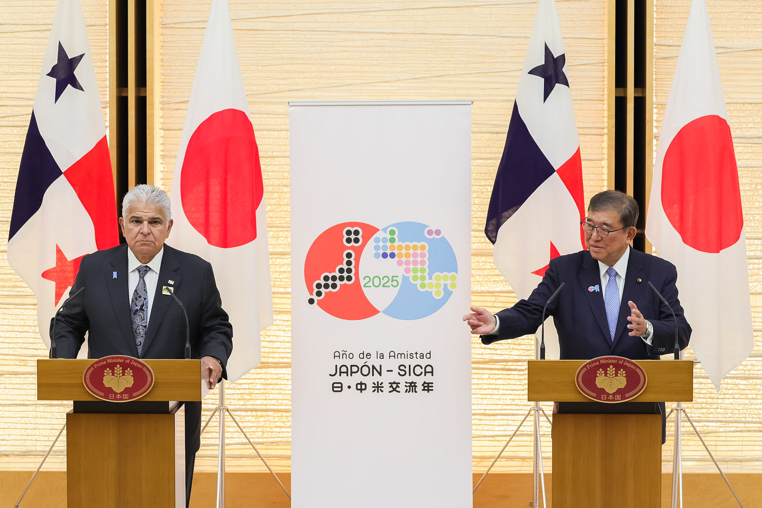 共同記者発表２