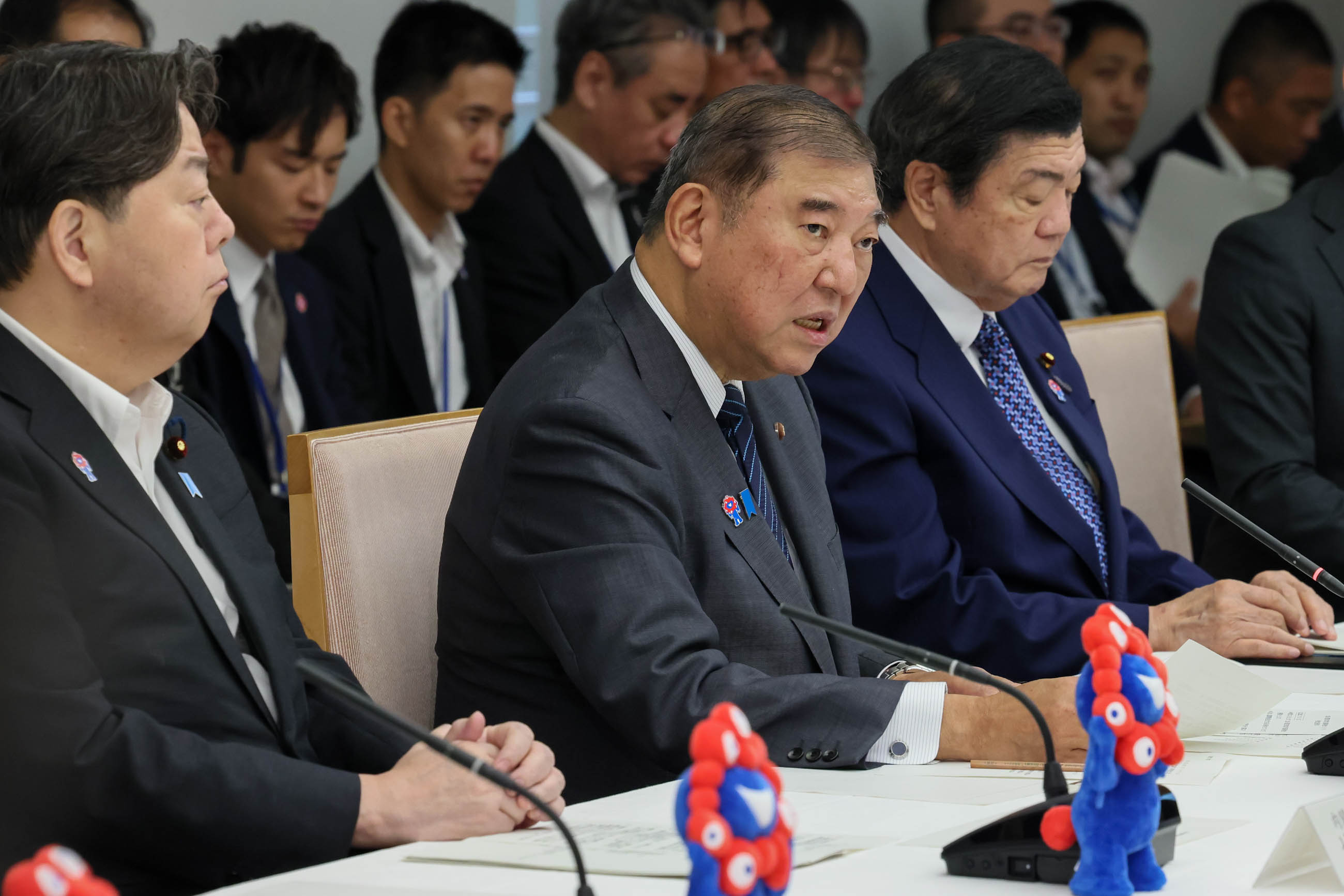 会議のまとめを行う石破総理１