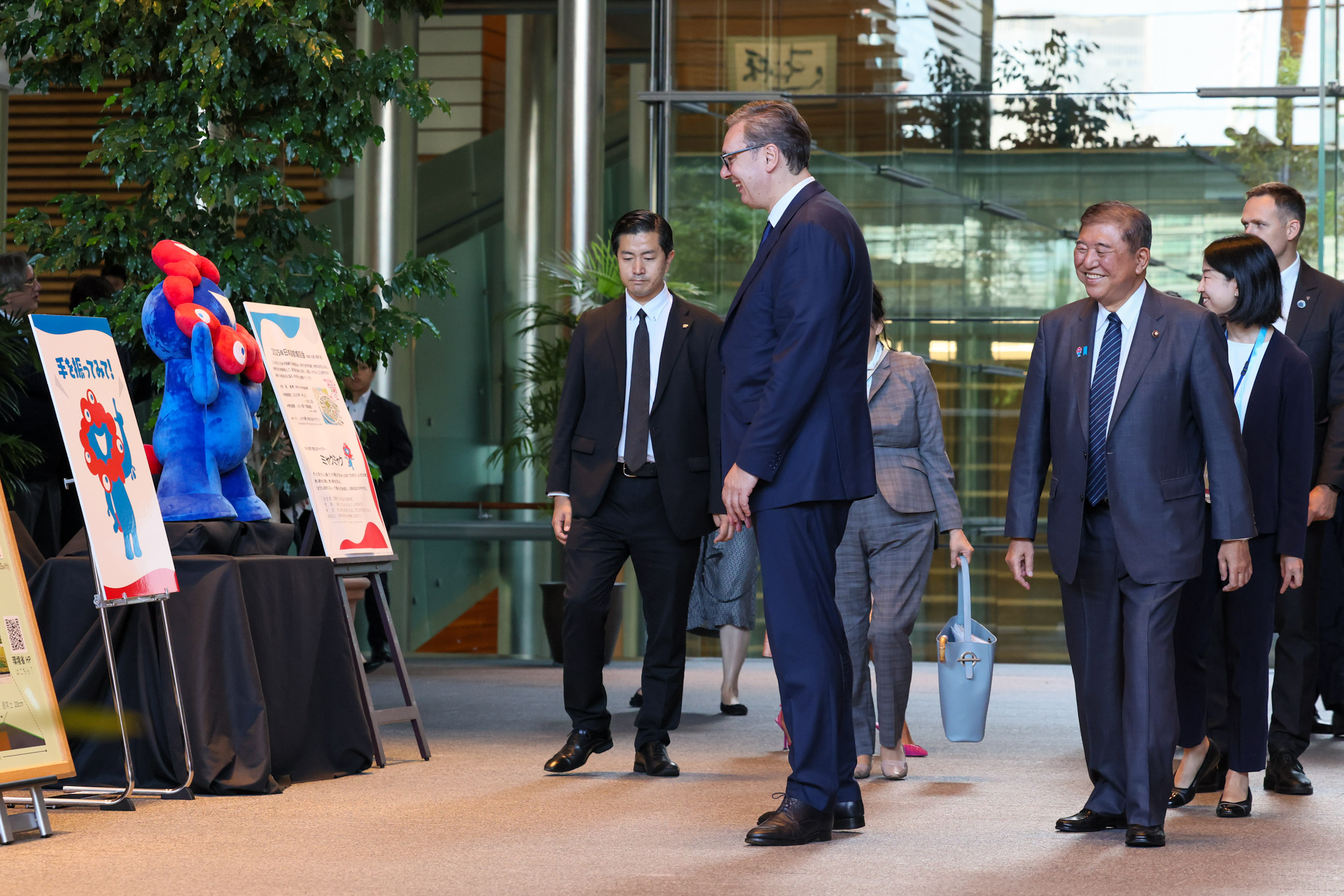 ブチッチ大統領を見送る石破総理２