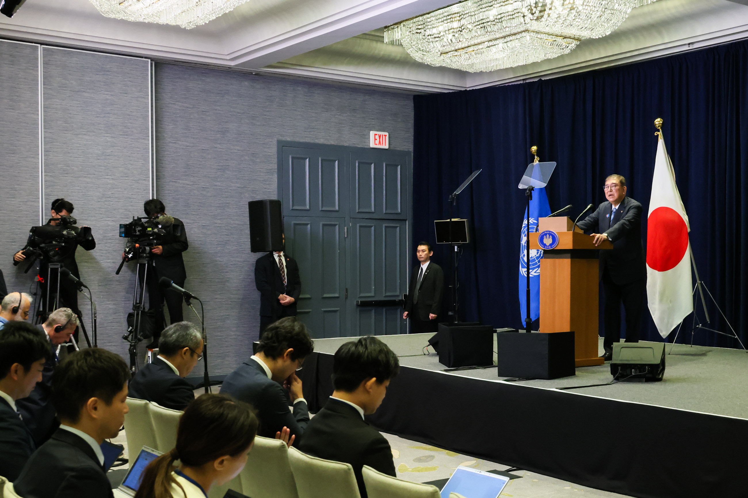 内外記者会見４