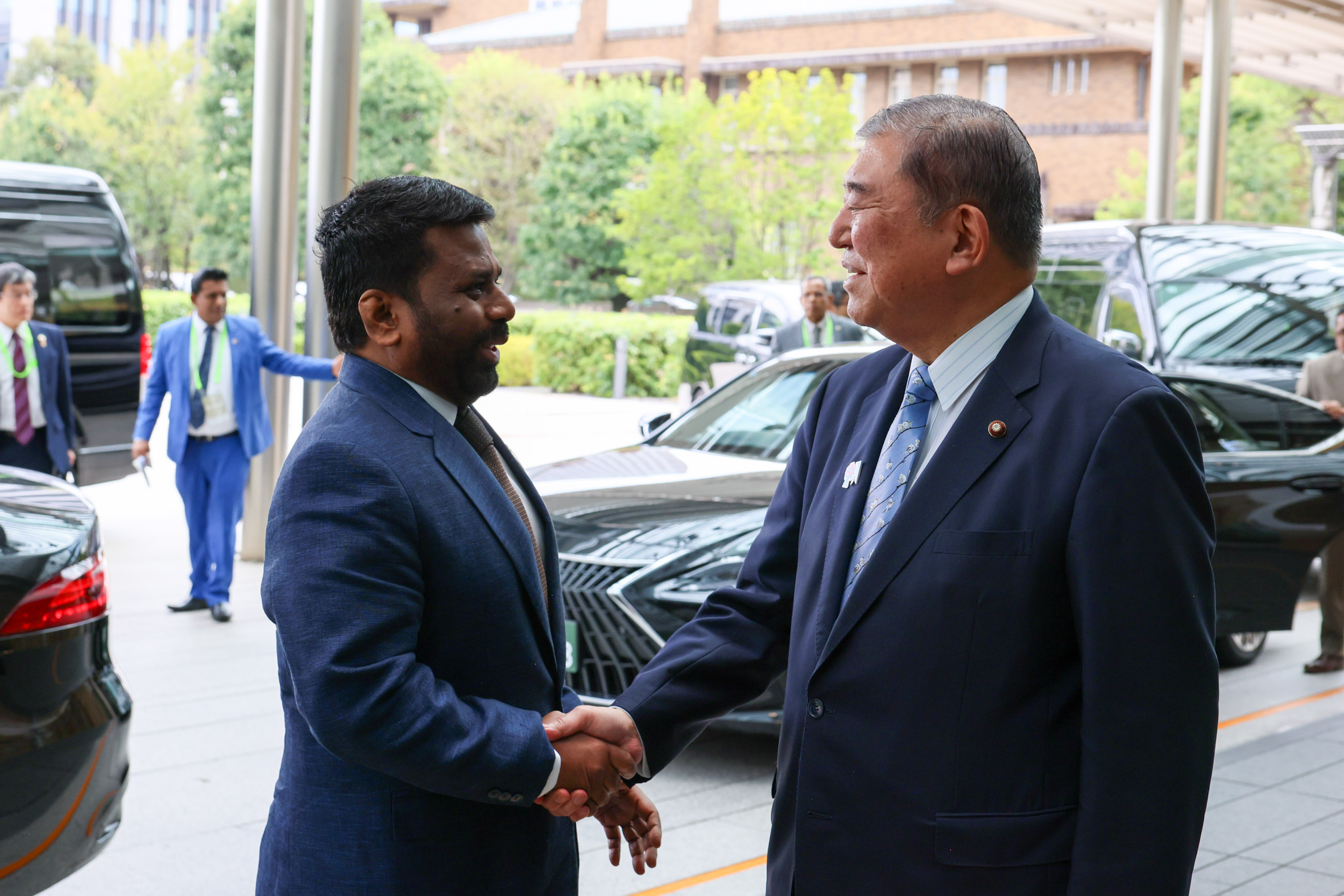 ディサナヤケ大統領を出迎える石破総理