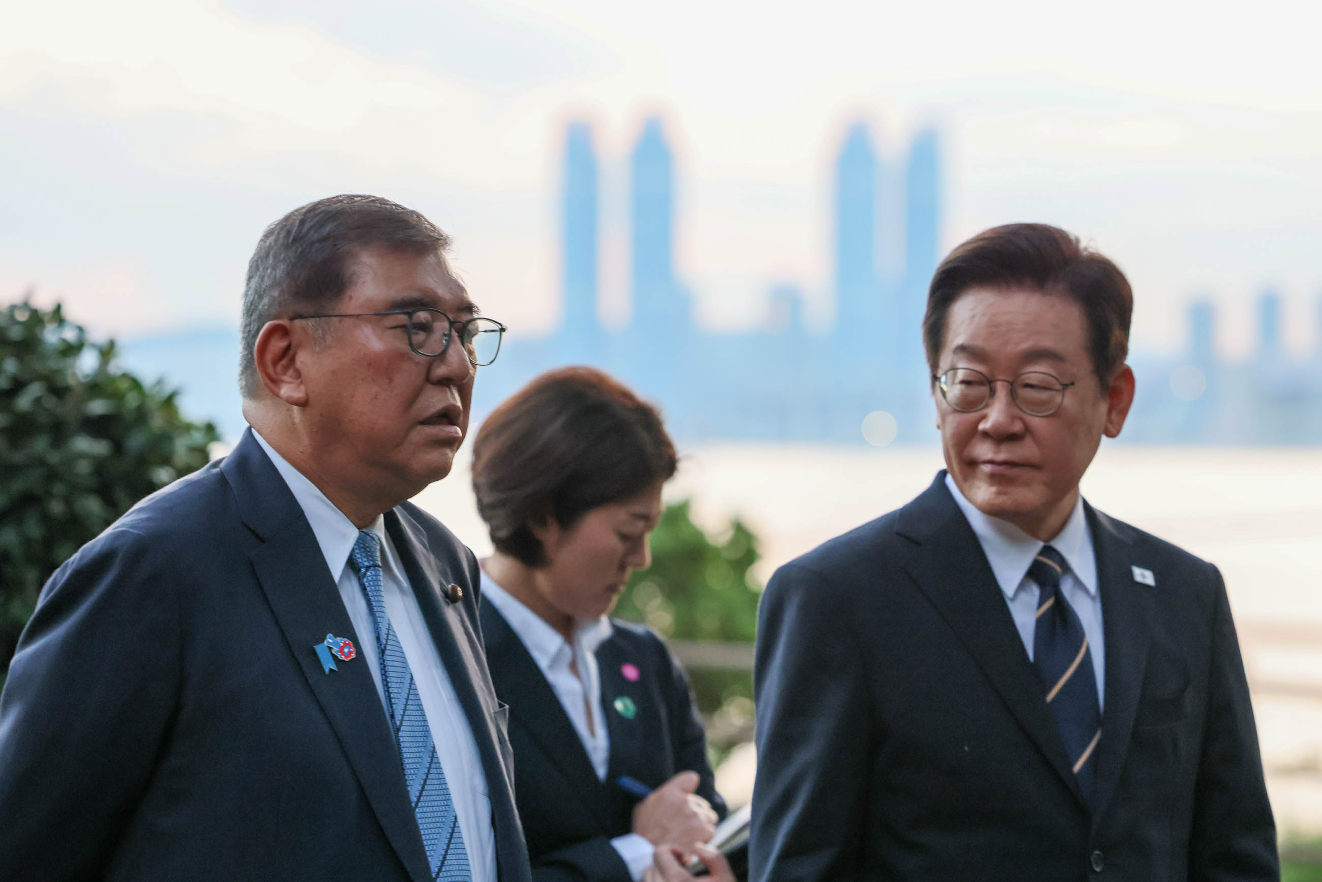 散策をする両首脳４