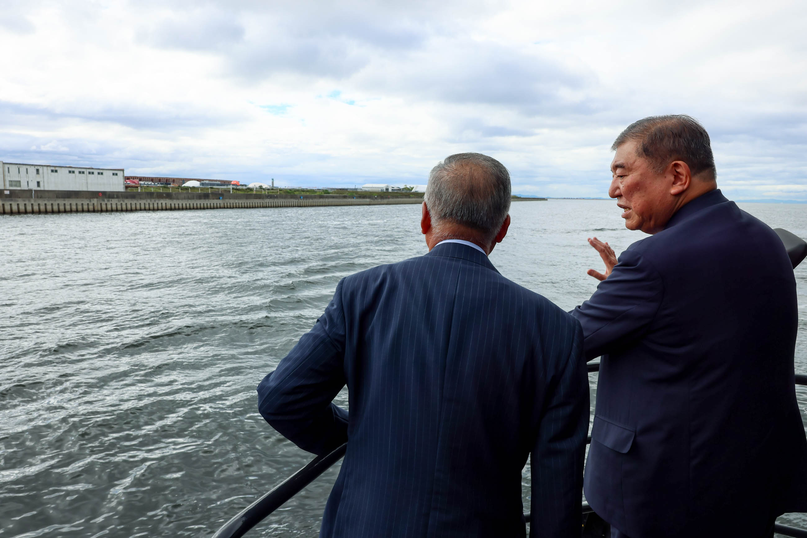 まほろばを視察する石破総理５