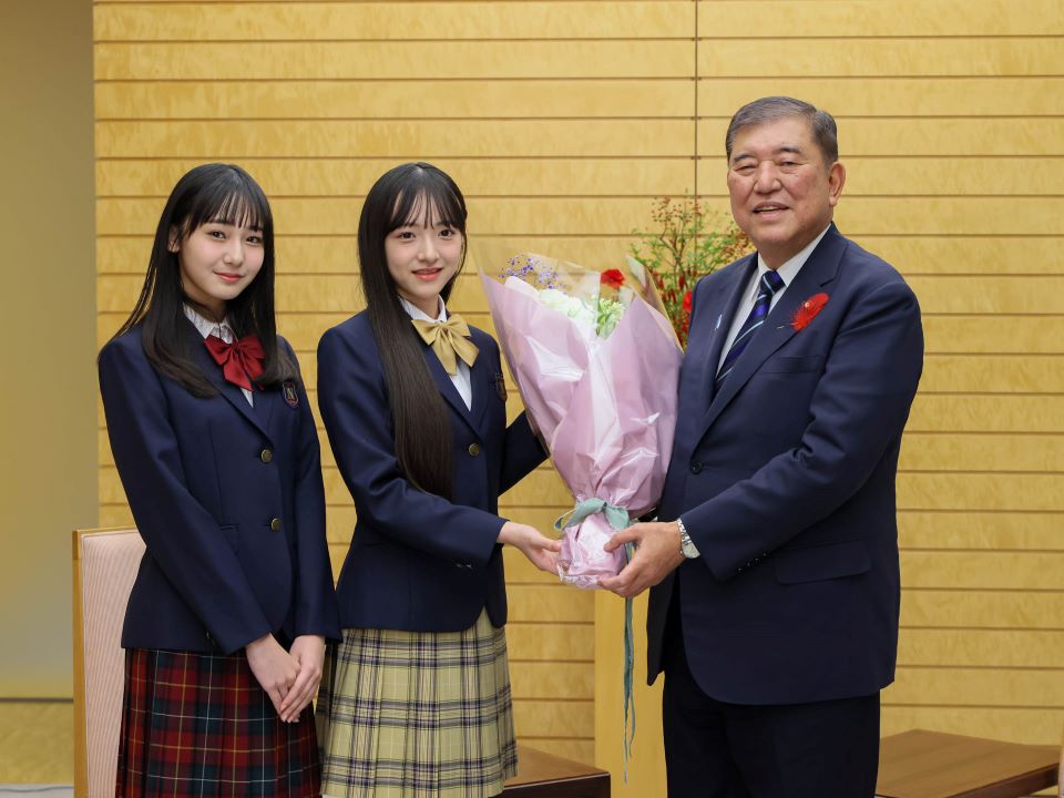 月刊誌ｎｉｃｏｌａアイドルによる表敬