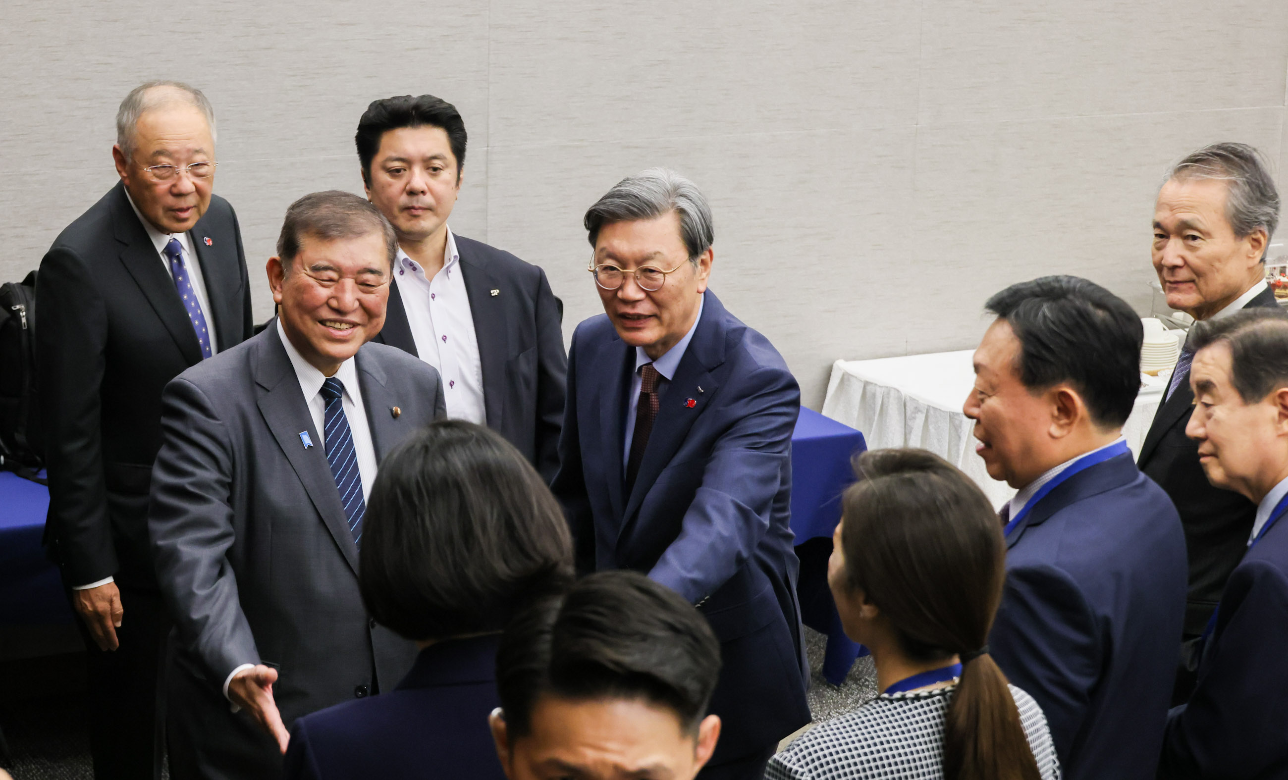 挨拶する石破総理２