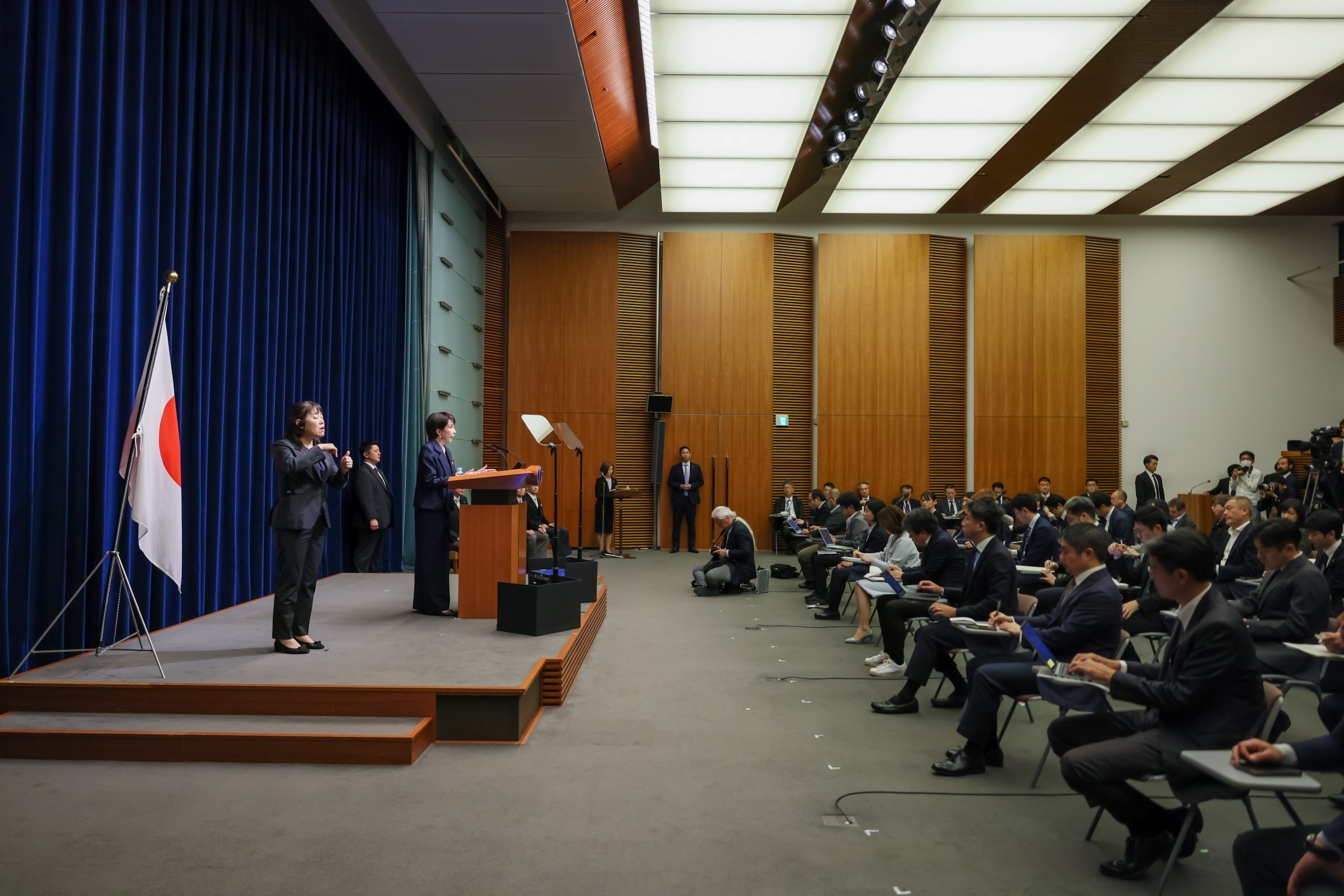 冒頭に発言する高市総理１