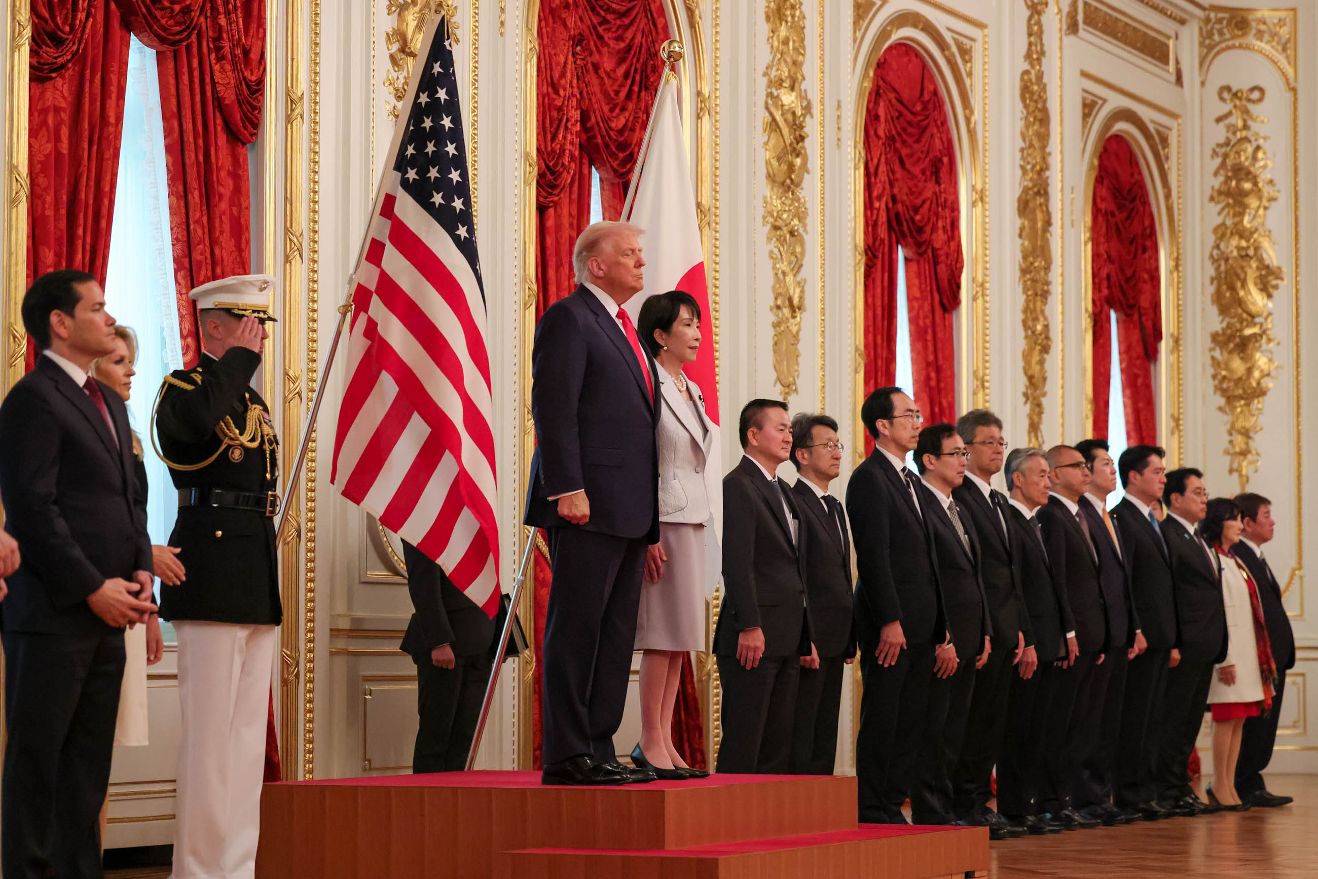 儀じょう隊による栄誉礼及び儀じょう３