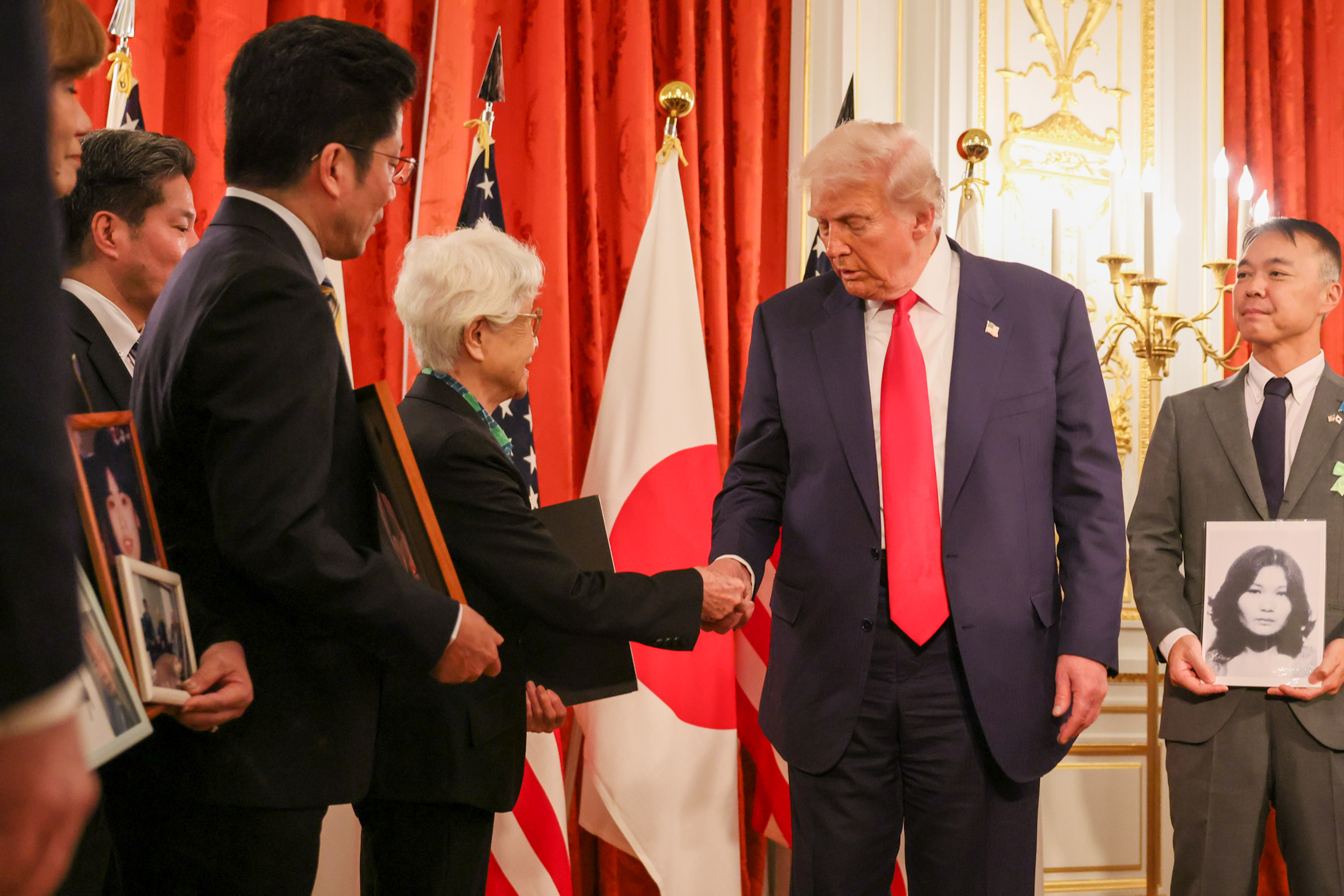 拉致被害者御家族等と面会するトランプ大統領１