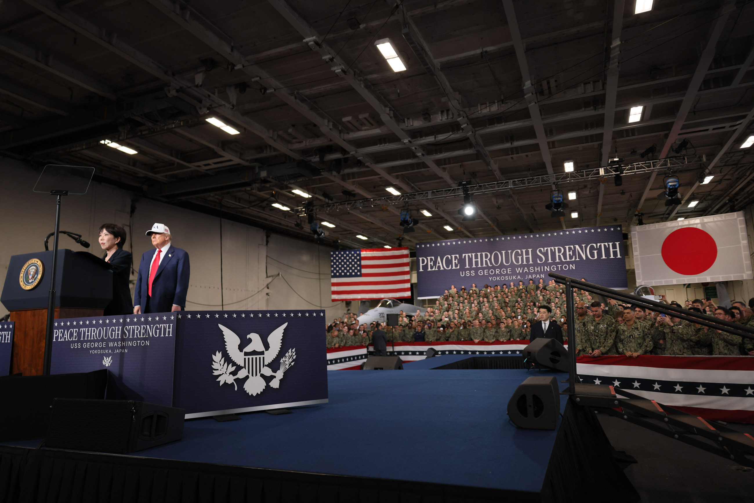 挨拶をする高市総理２