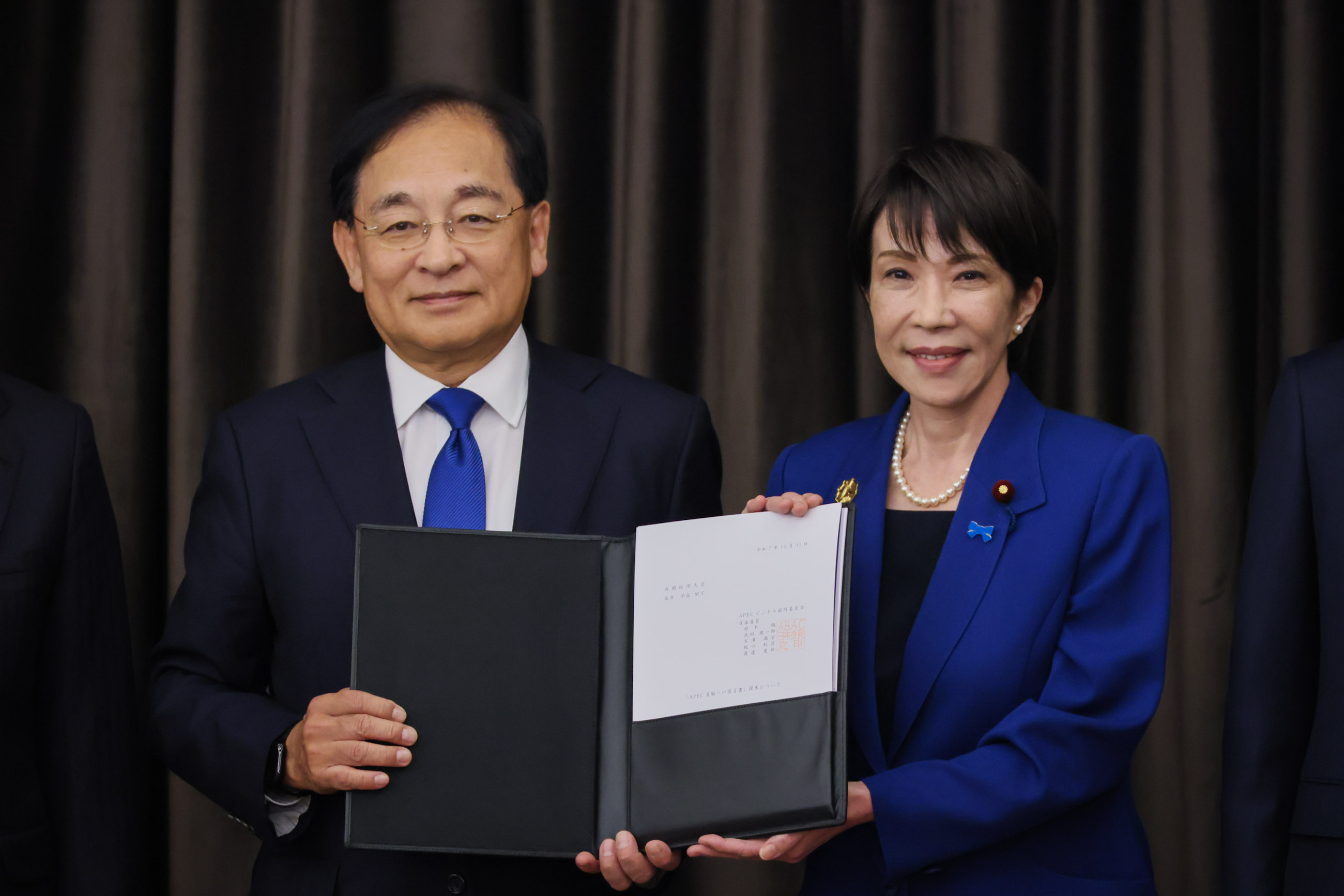 ＡＰＥＣビジネス諮問委員会の提言を受け取る高市総理５