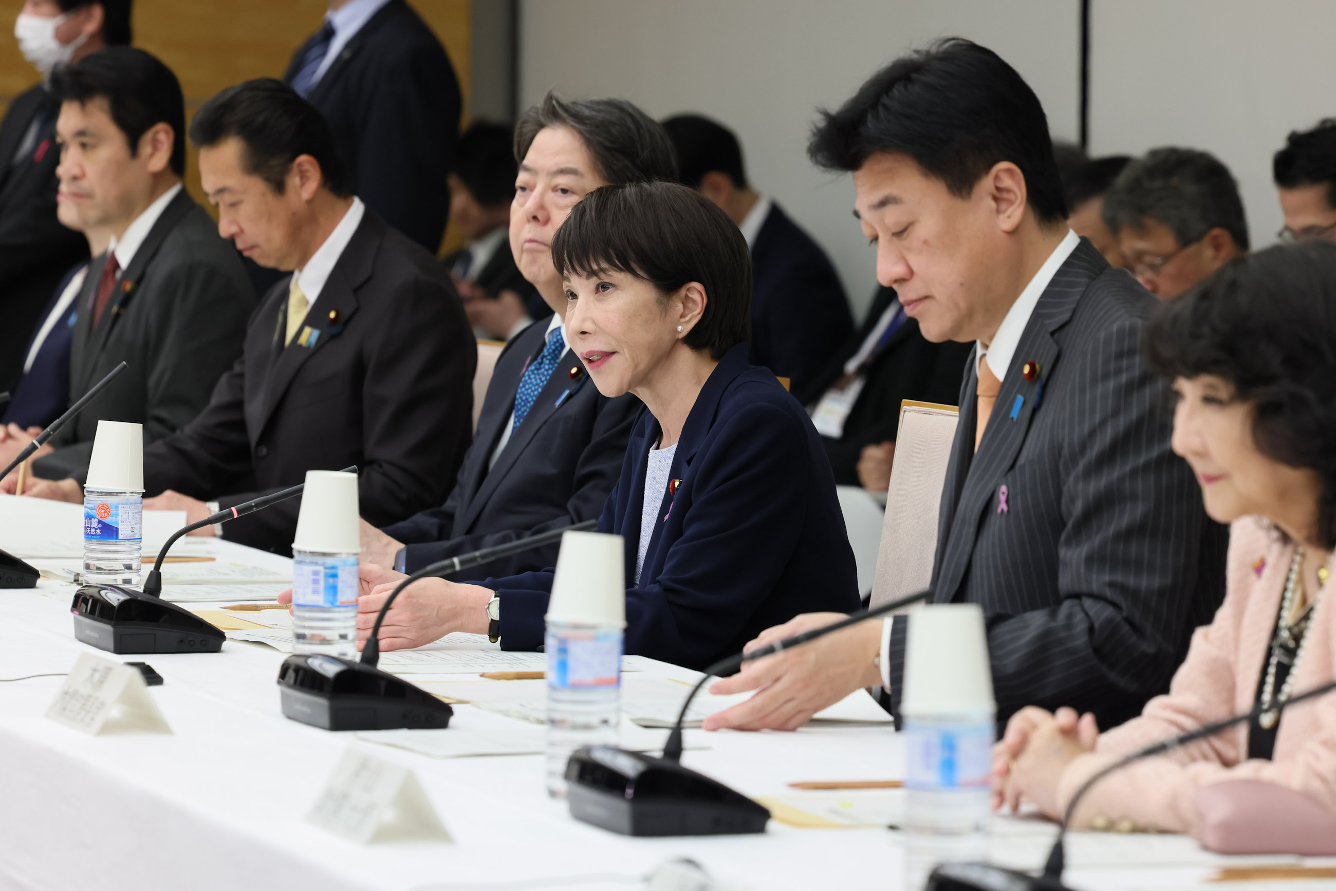 挨拶をする高市総理５