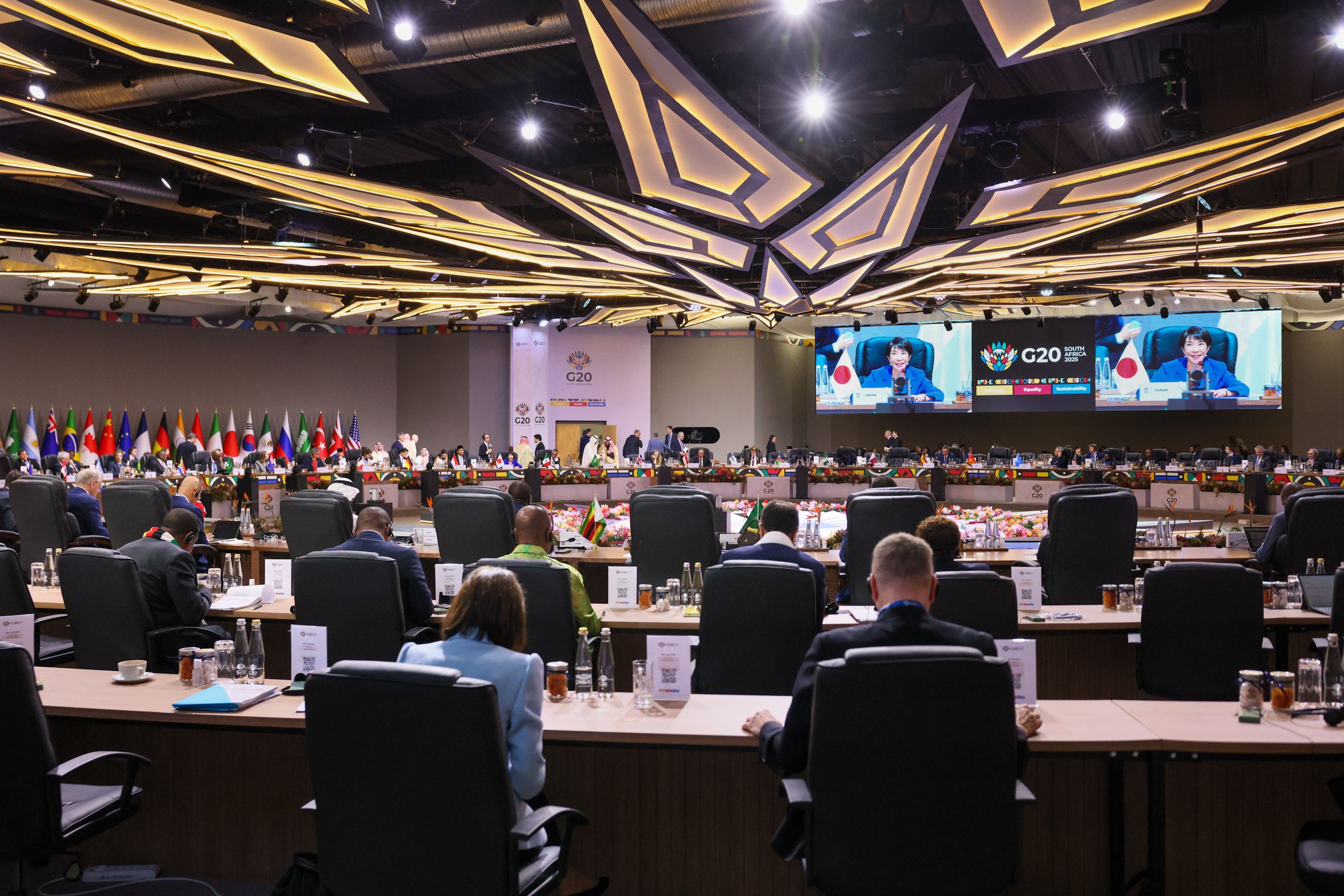 Ｇ２０サミット（セッション３）に出席する高市総理１