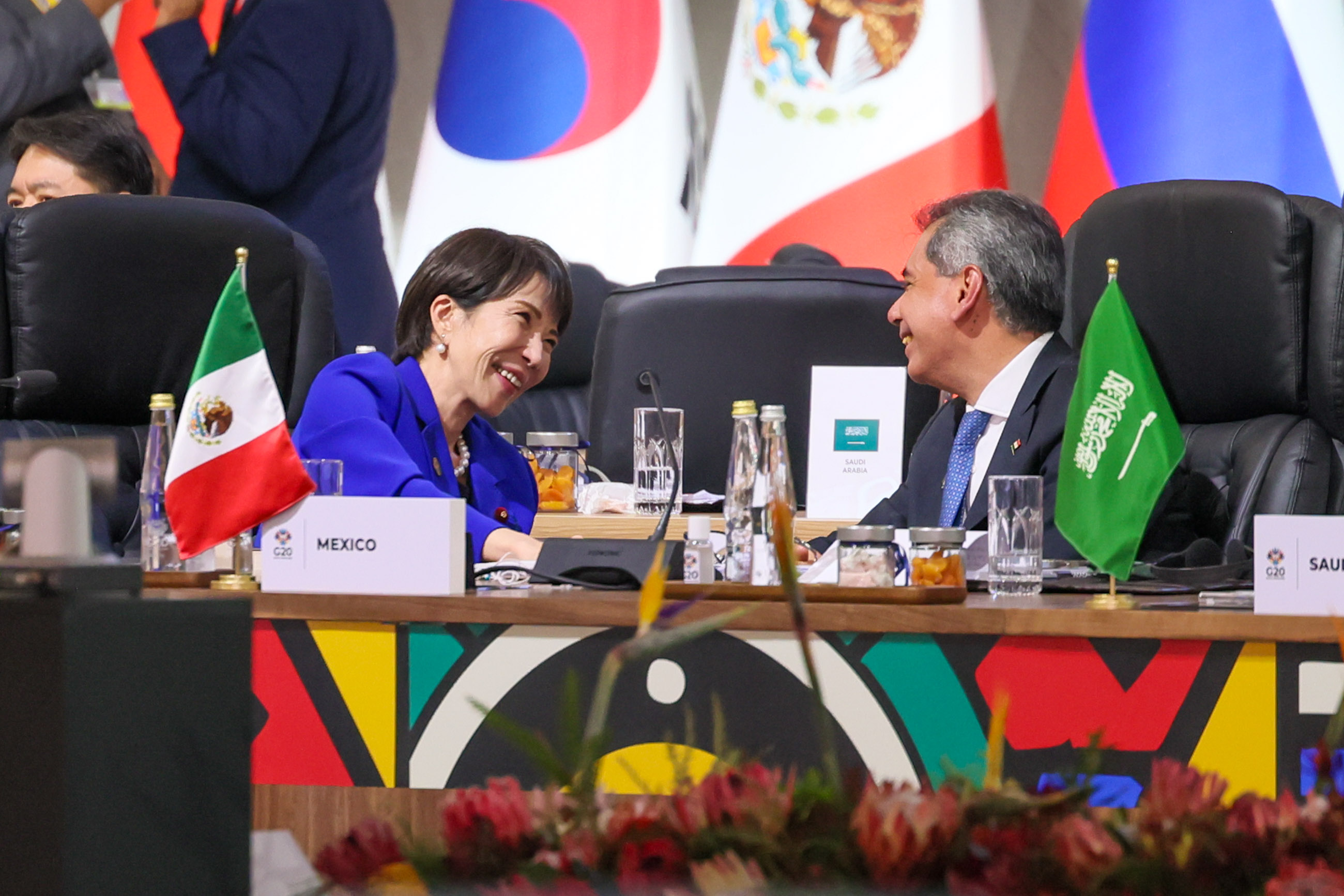 Ｇ２０サミット（クロージング・セッション）に出席する高市総理３