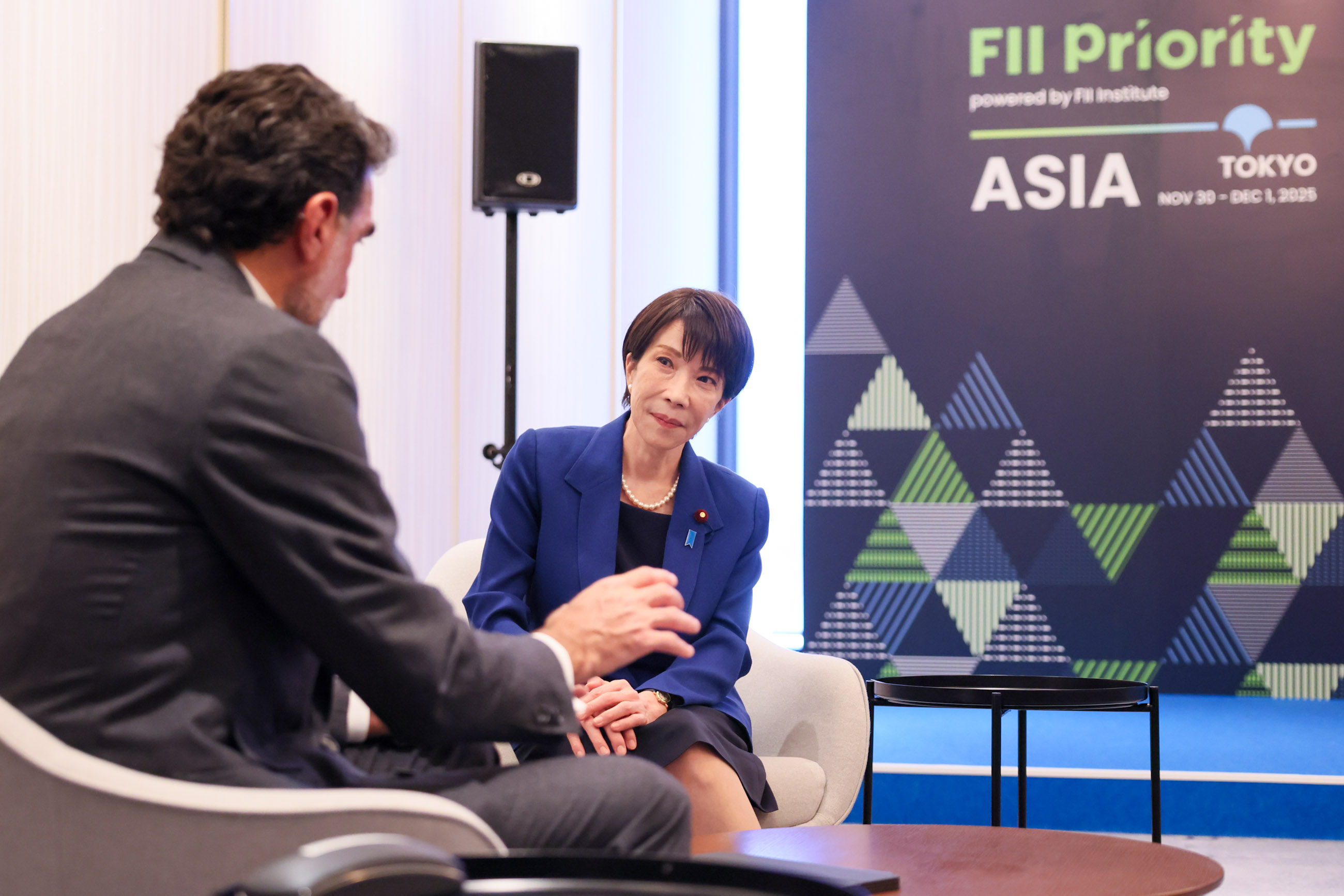 ルマイヤンＰＩＦ総裁と面談する高市総理３