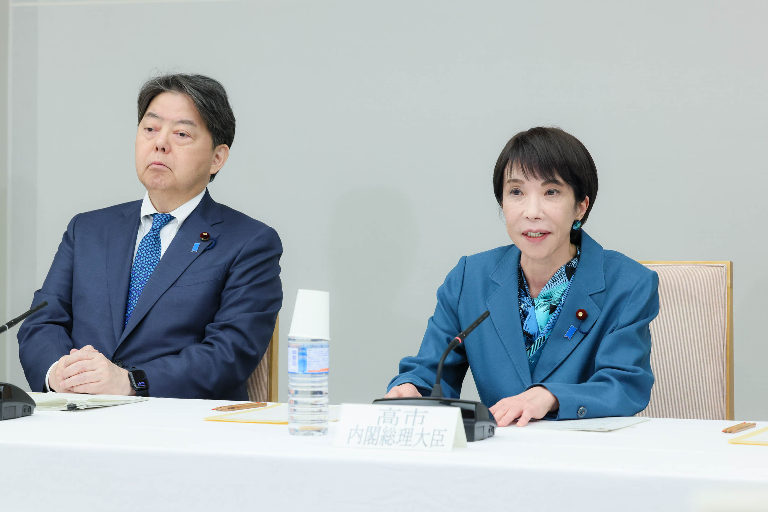 挨拶をする高市総理５