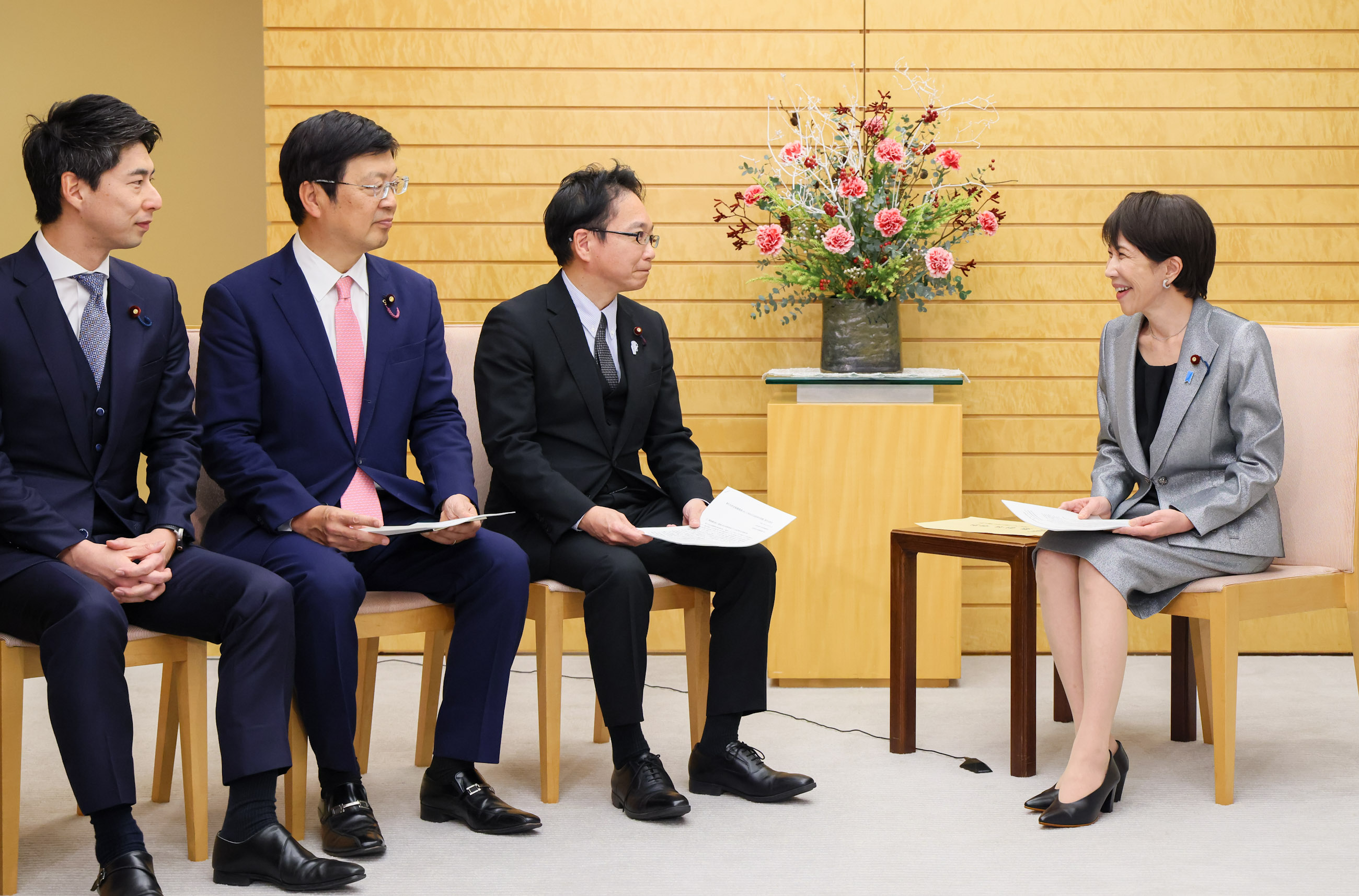 申入れを受ける高市総理２