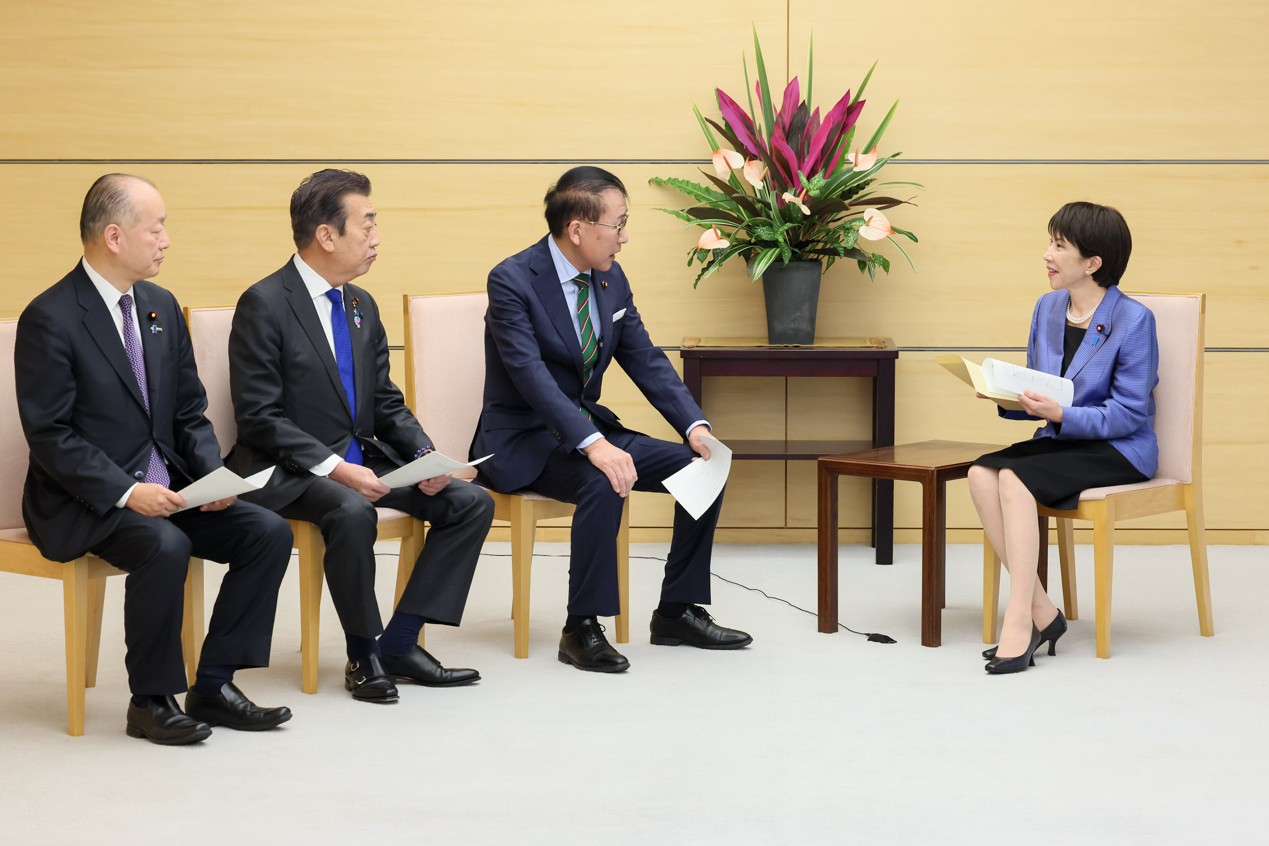 申入れを受ける高市総理２