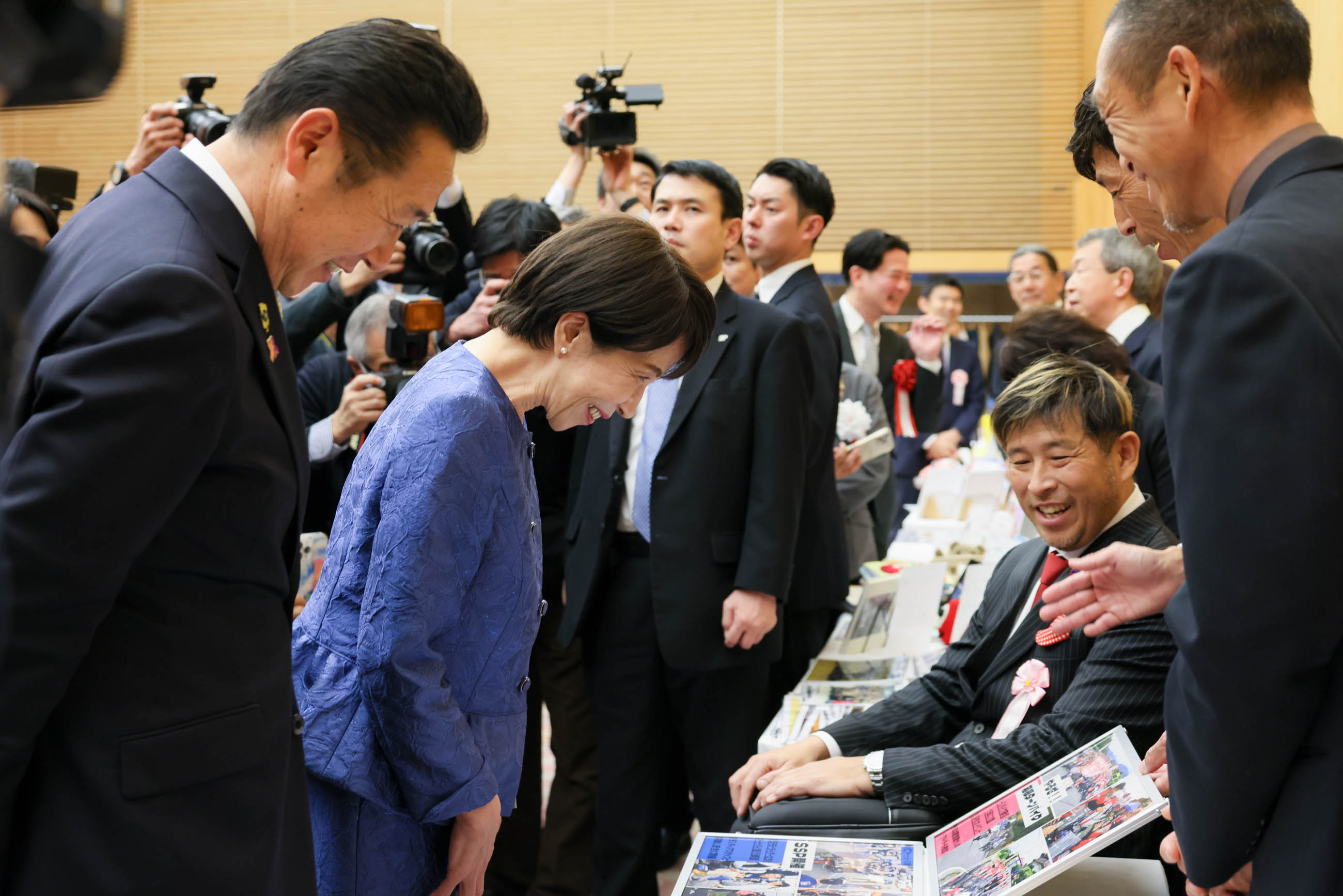 説明を受ける高市総理８